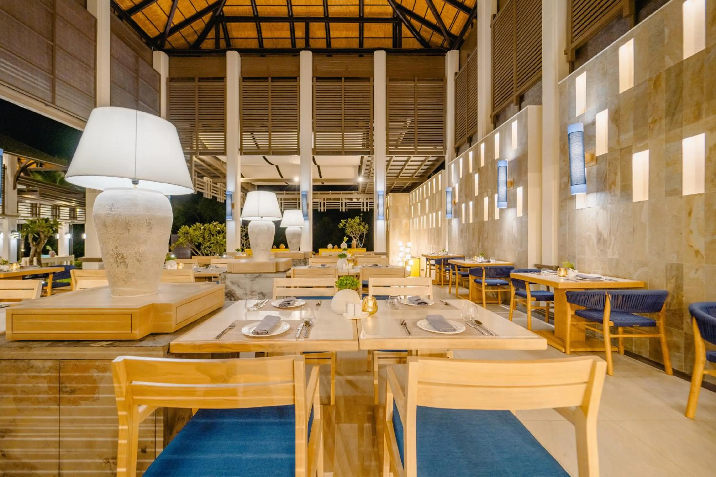 Restaurant/places to eat in Bhu Nga Thani Resort & Villas Railay