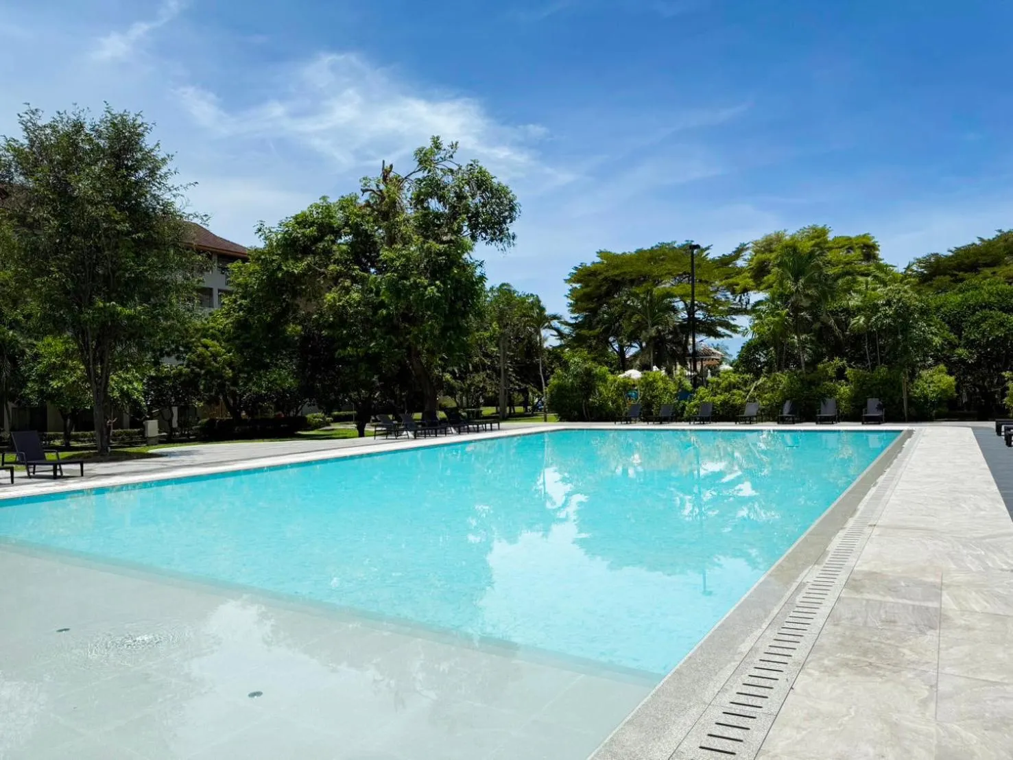 Swimming pool in Pinnacle Grand Jomtien Resort and Beach Club
