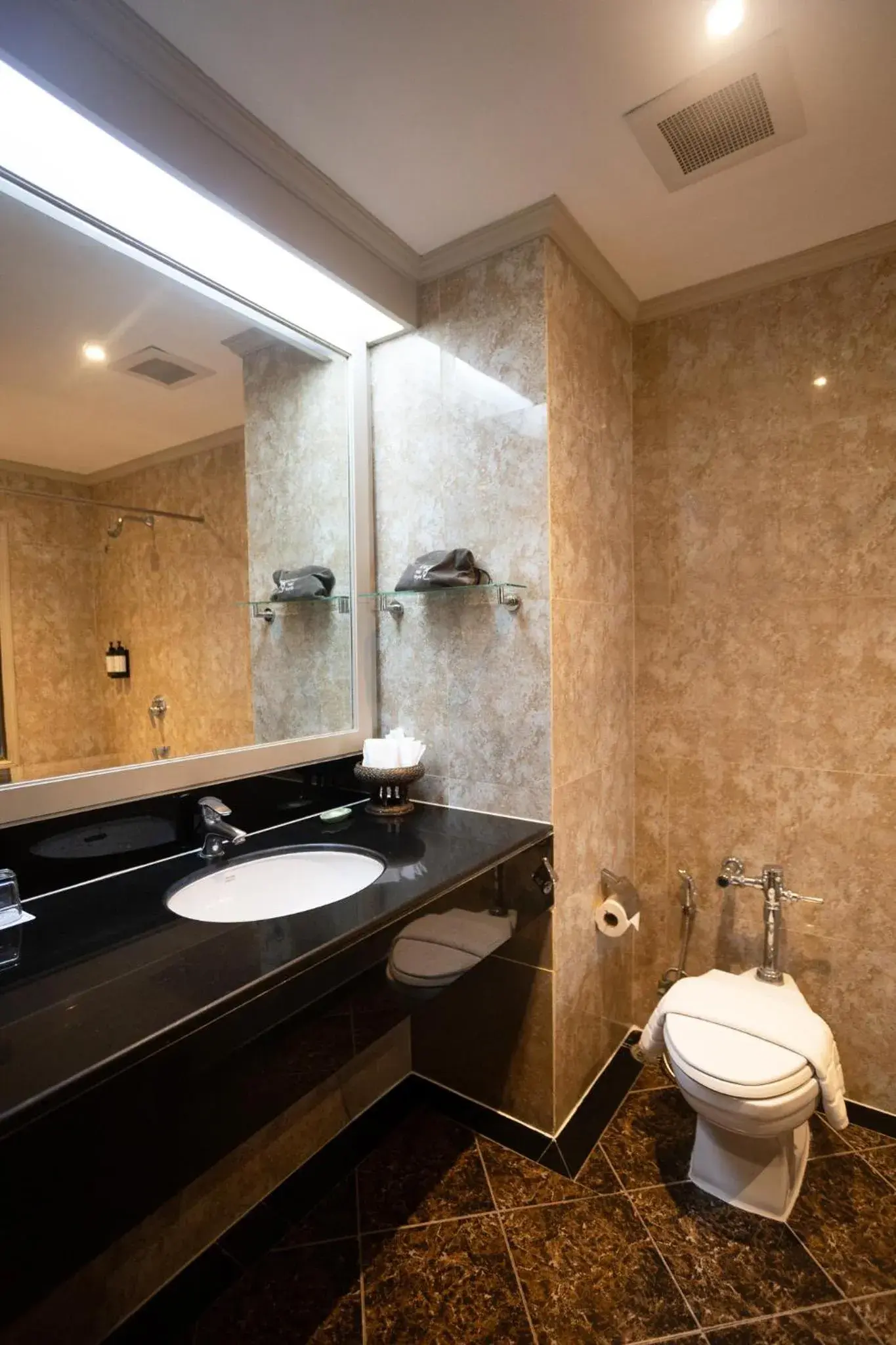 Bathroom in Pinnacle Grand Jomtien Resort and Beach Club Bathroom in Pinnacle Grand Jomtien Resort and Beach Club