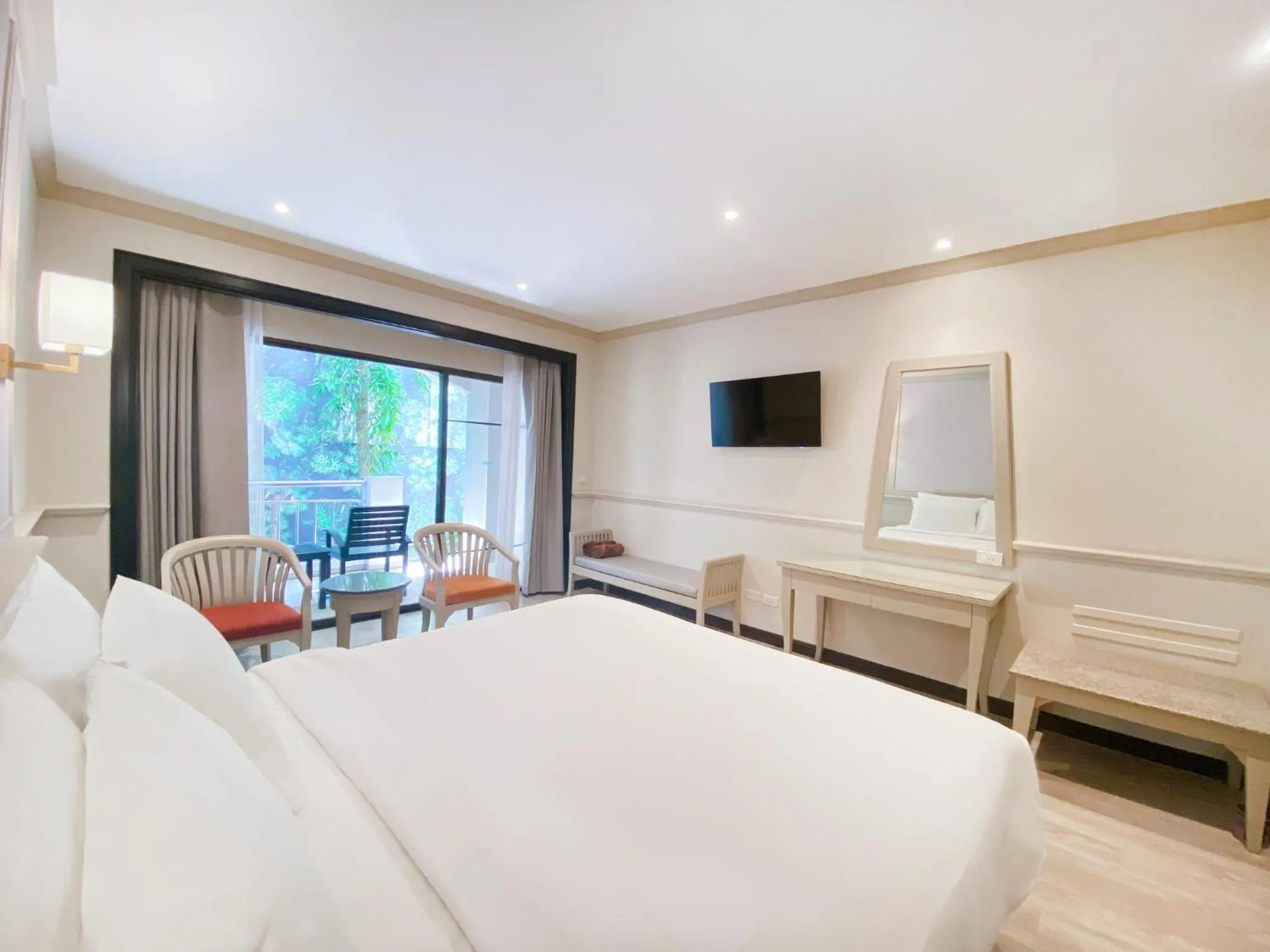 Bedroom, Bed in Pinnacle Grand Jomtien Resort and Beach Club