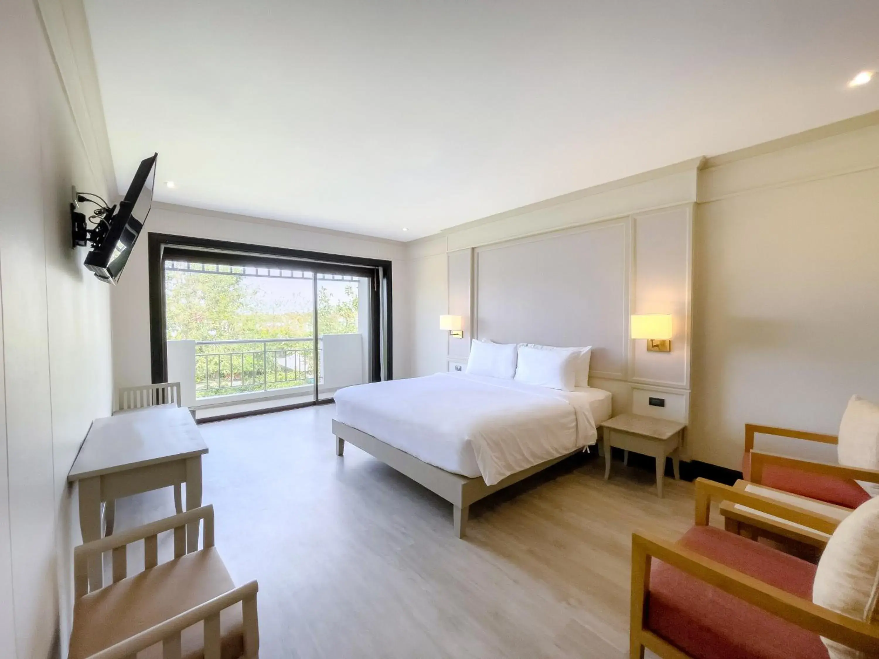 Honeymoon Suite - King in Pinnacle Grand Jomtien Resort and Beach Club Honeymoon Suite - King in Pinnacle Grand Jomtien Resort and Beach Club