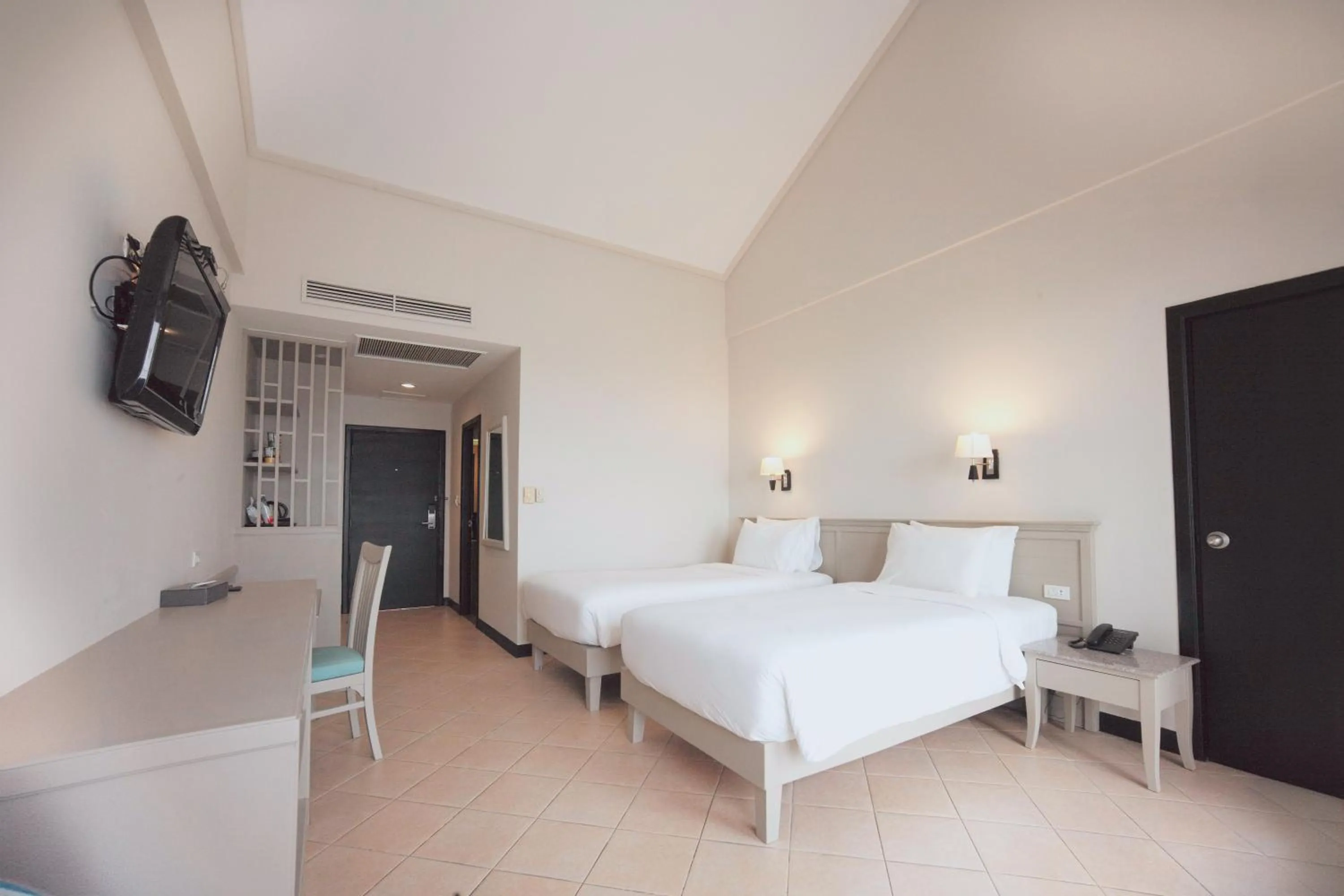 Bedroom, Bed in Pinnacle Grand Jomtien Resort and Beach Club