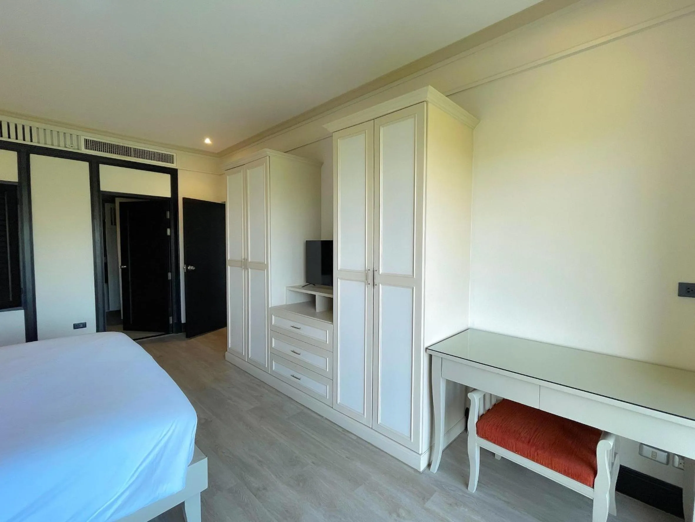 Bedroom, Bed in Pinnacle Grand Jomtien Resort and Beach Club