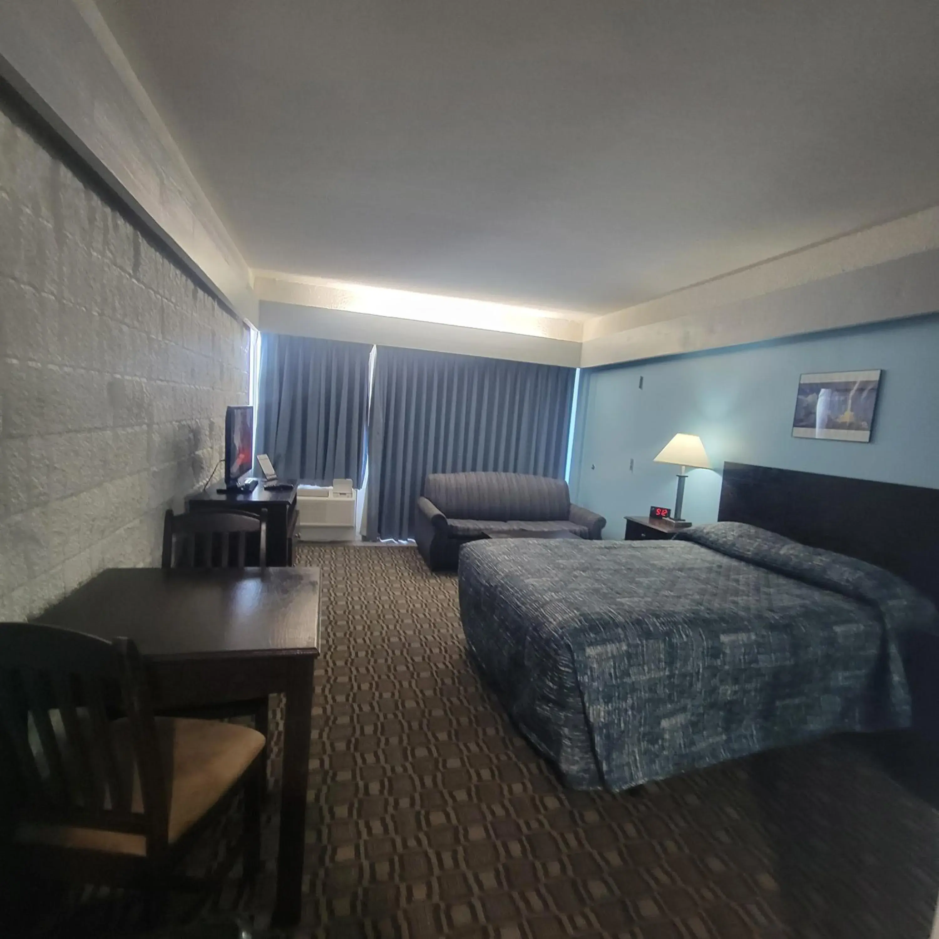 Photo of the whole room, Bed in Padre South Hotel On The Beach Photo of the whole room, Bed in Padre South Hotel On The Beach