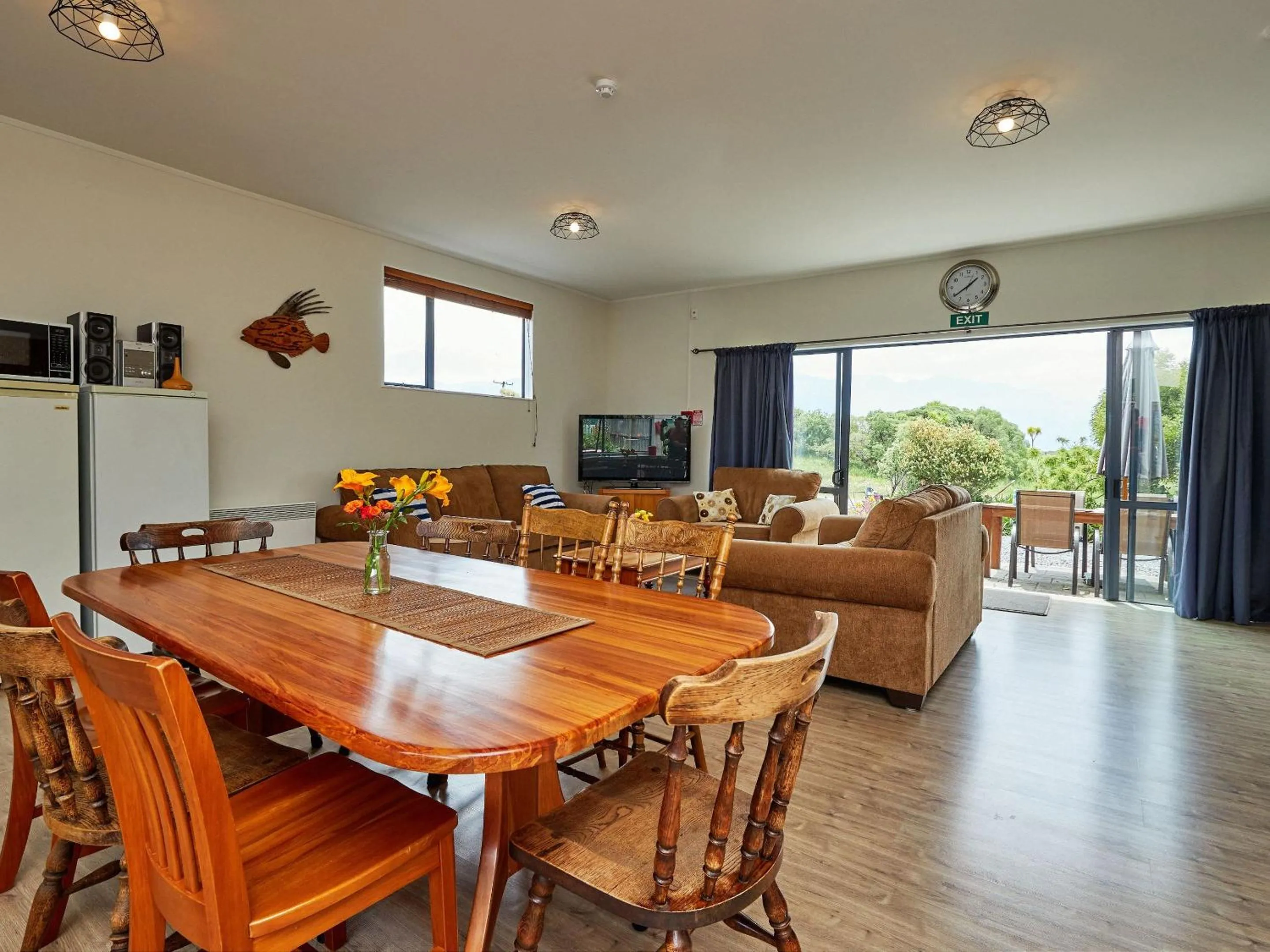 Dining area in Barnacle Bills