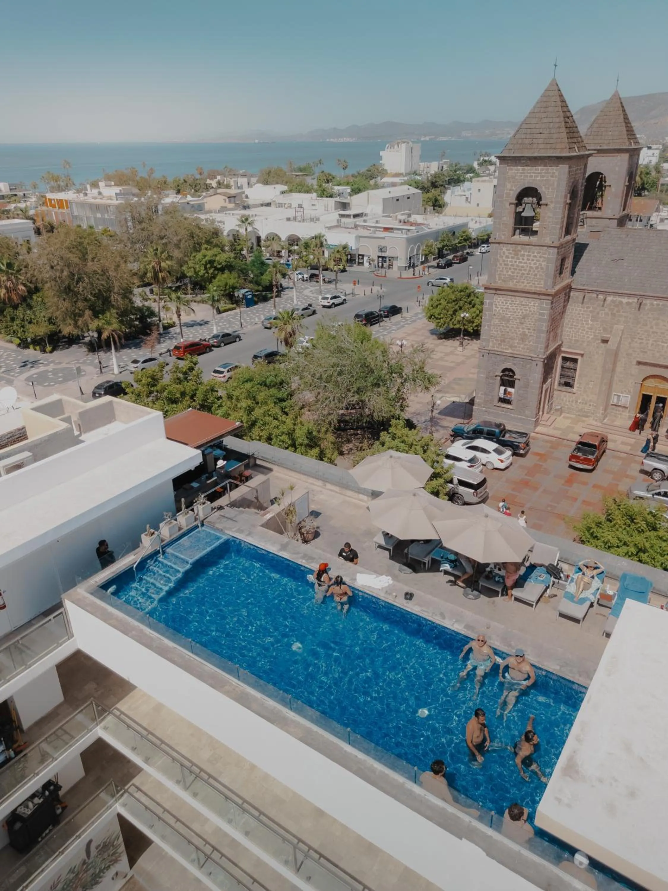 Swimming pool in Hotel Catedral La Paz