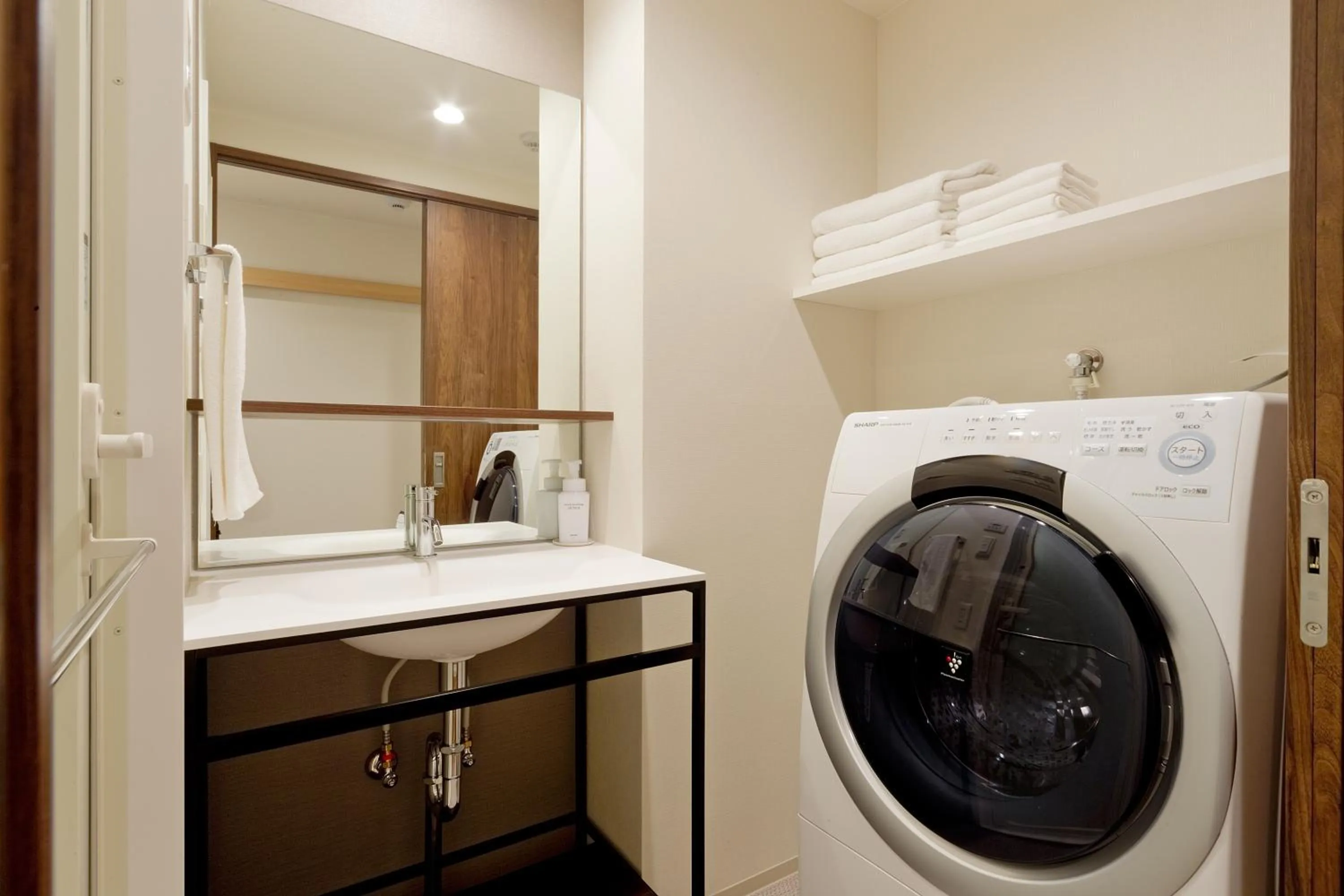 Photo of the whole room in M's Inn Higashiyama