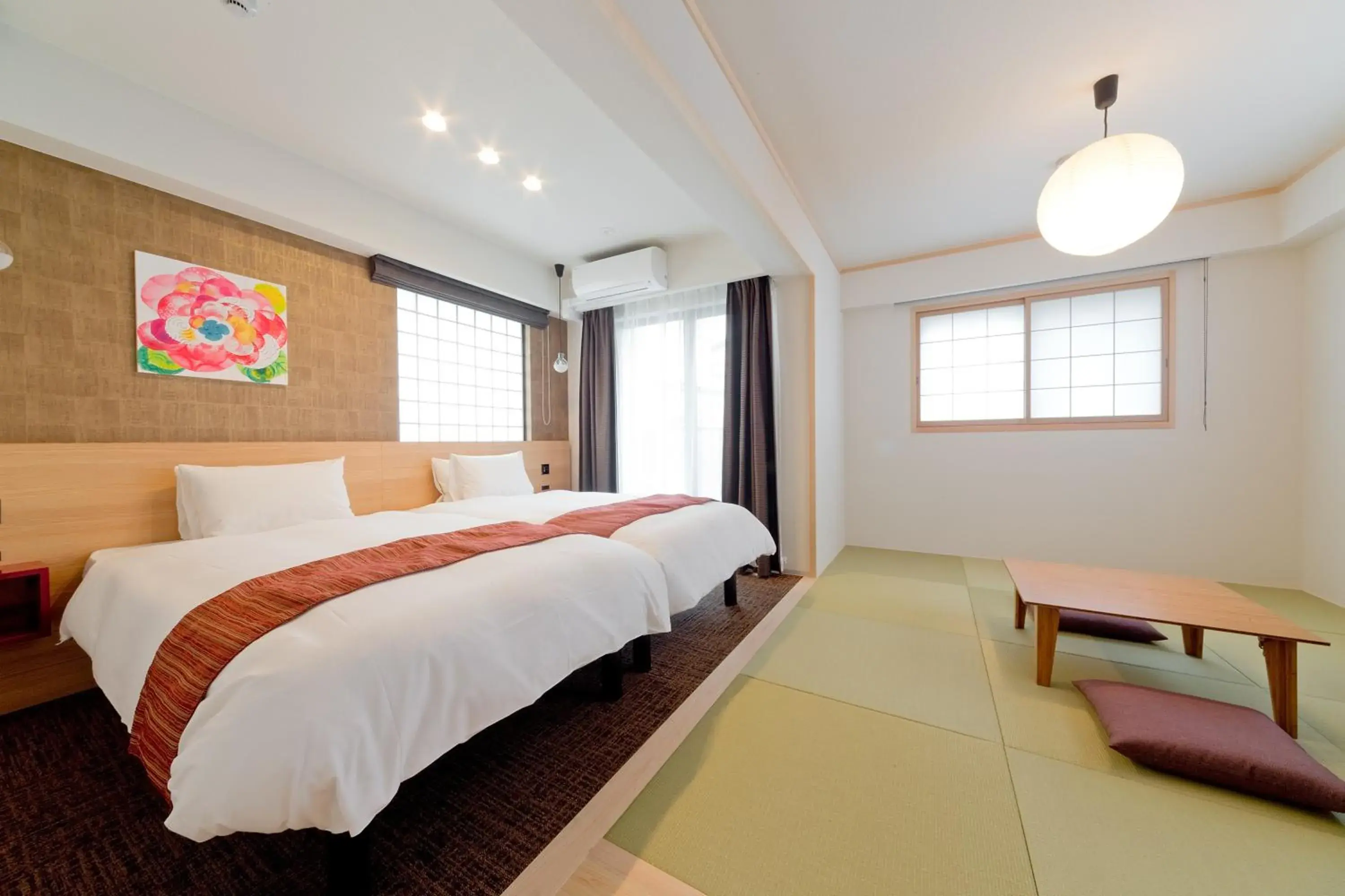 Deluxe Twin Room with Tatami Area in M's Inn Higashiyama Deluxe Twin Room with Tatami Area in M's Inn Higashiyama