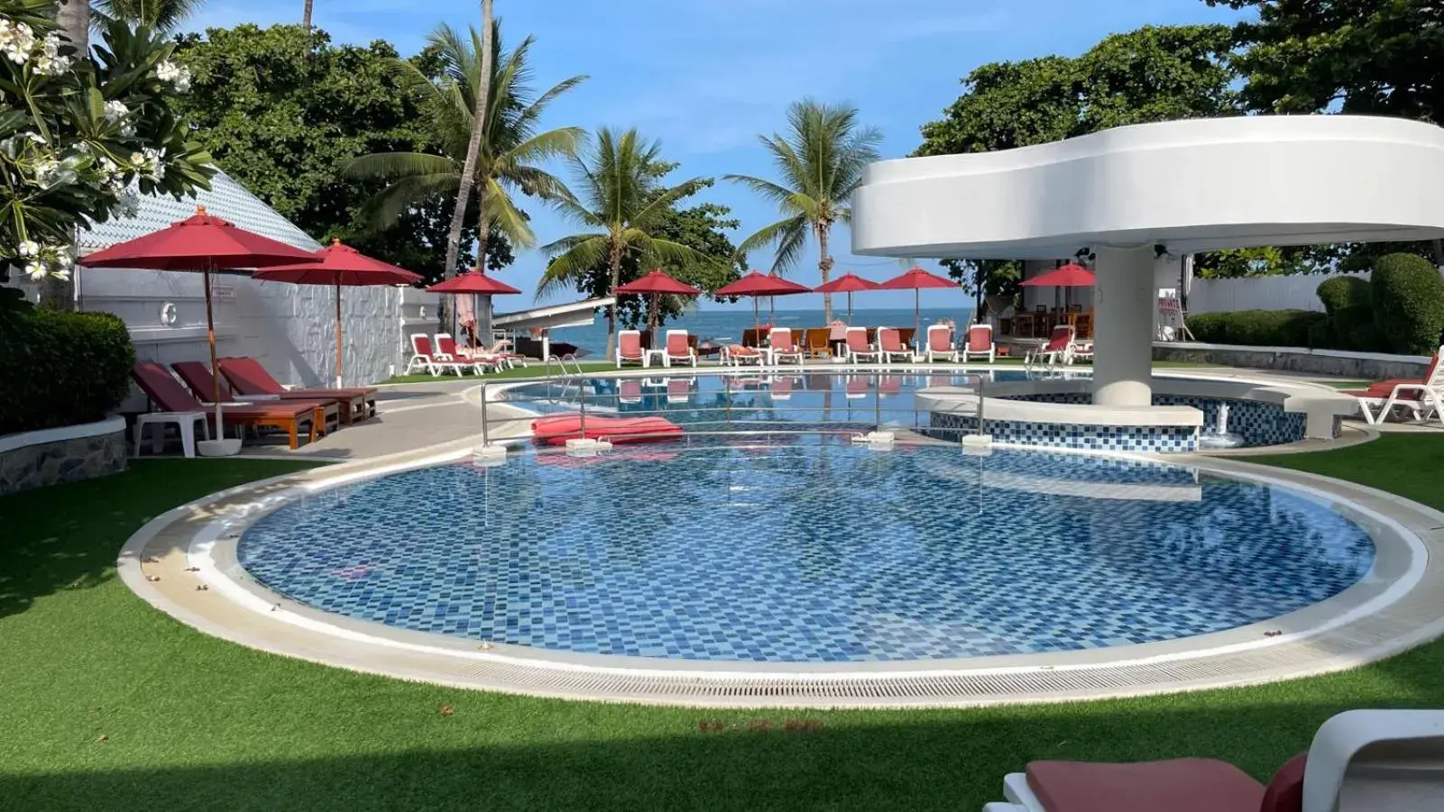 Swimming pool in MATCHA SAMUI RESORT formerly Chaba Samui Resort Swimming pool in MATCHA SAMUI RESORT formerly Chaba Samui Resort