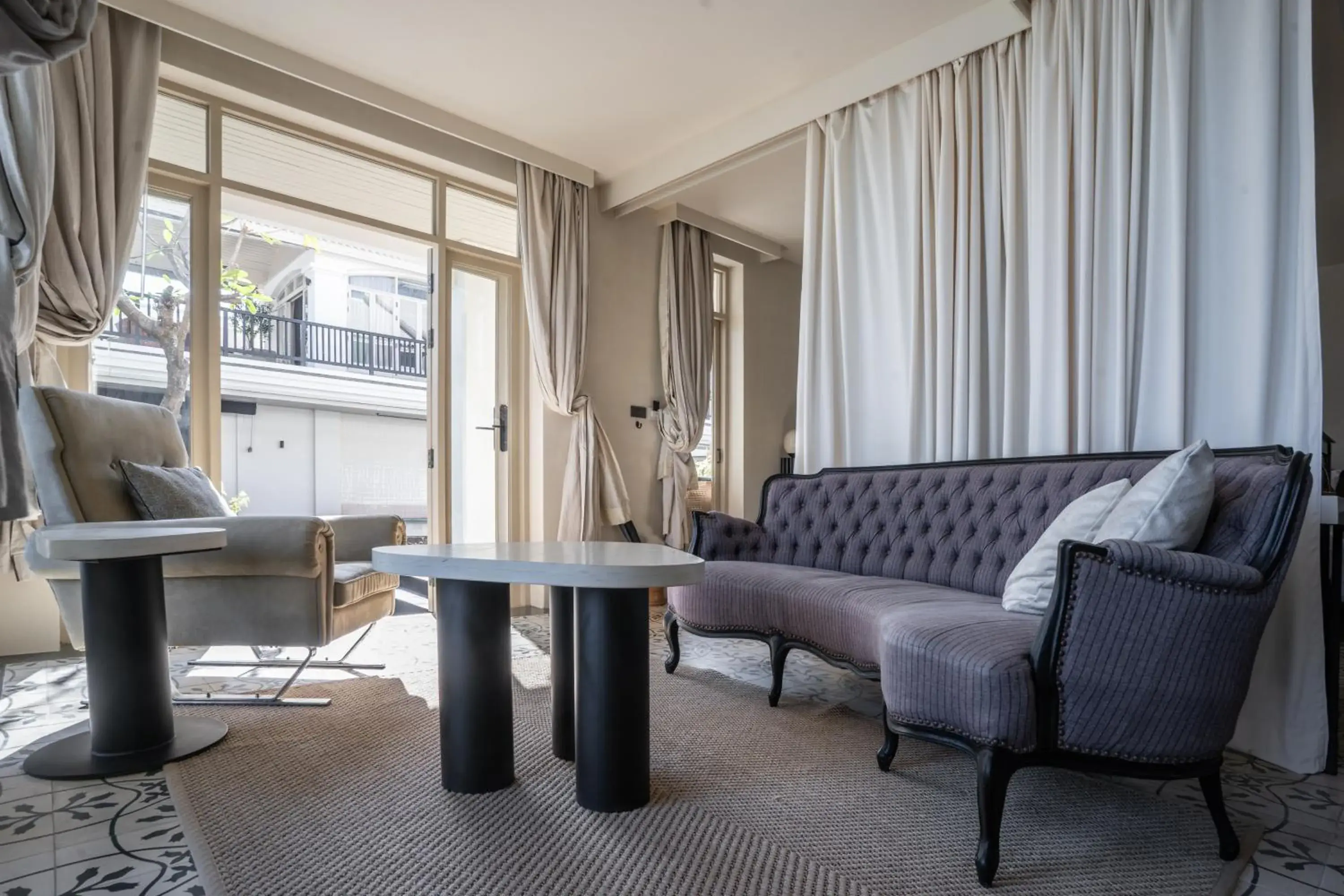 Seating area in B House Samui Seating area in B House Samui