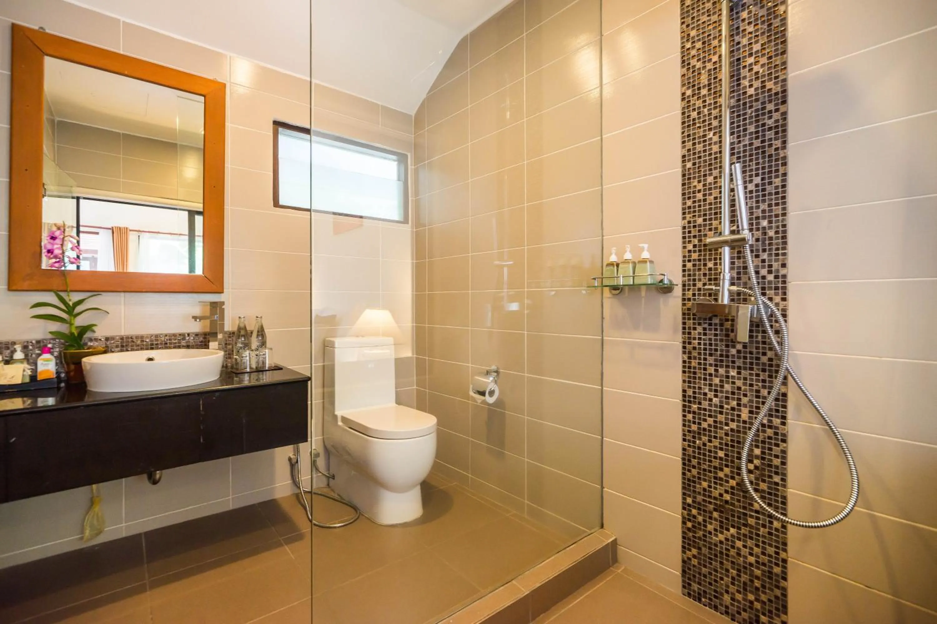 Shower in Samui Paradise Chaweng Beach Resort