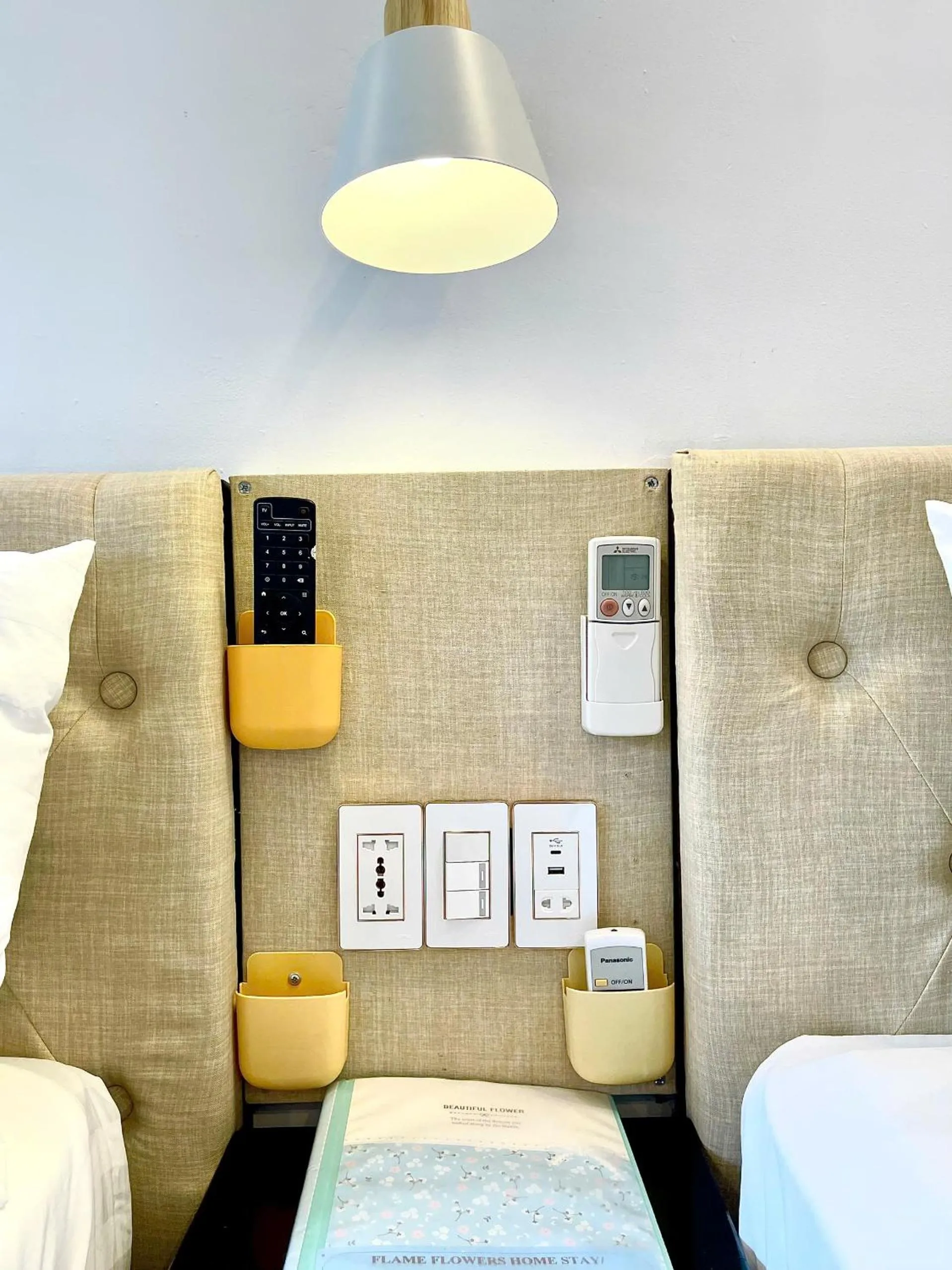 Photo of the whole room, Bed in Flame Flowers Homestay