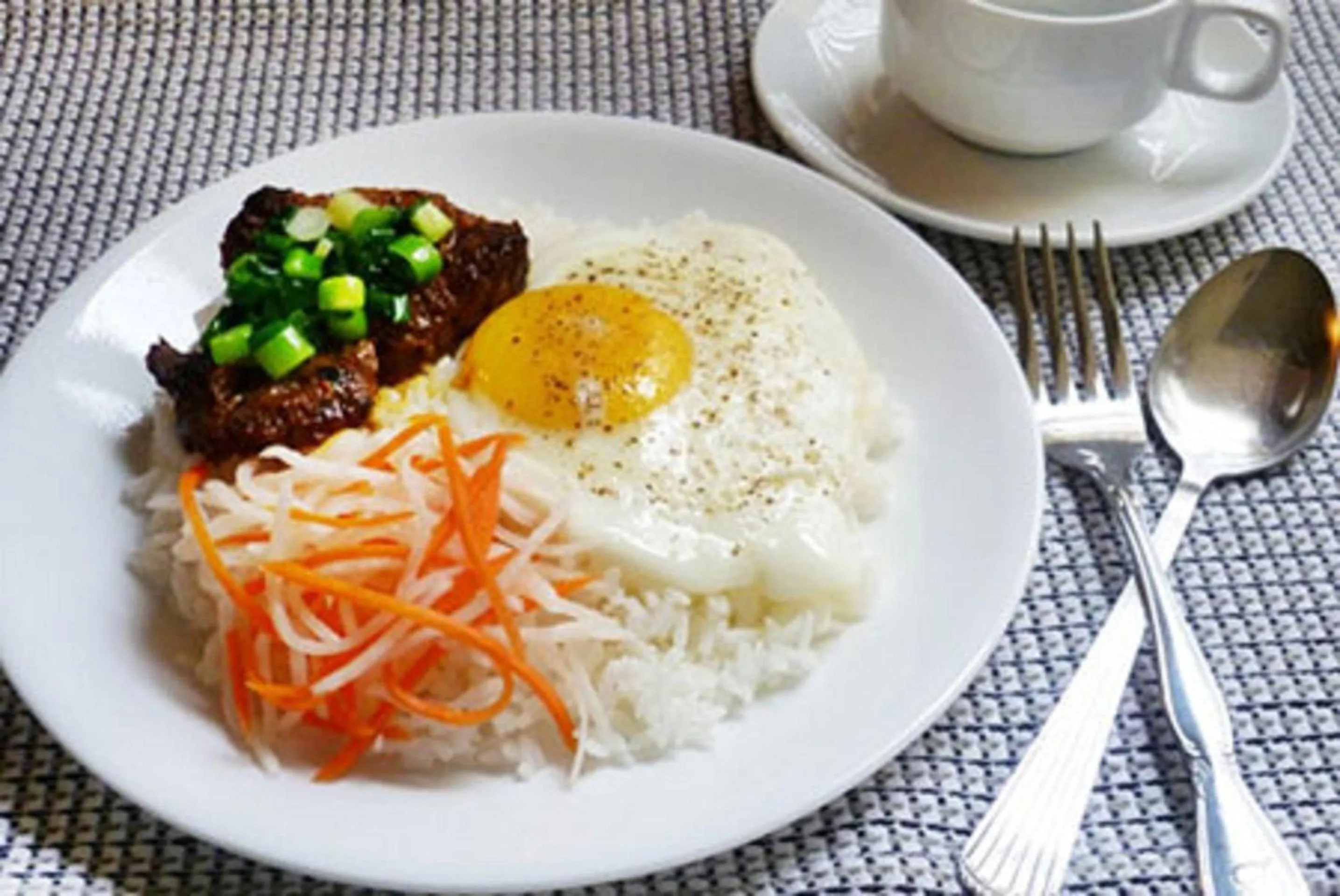 Breakfast in Flame Flowers Homestay