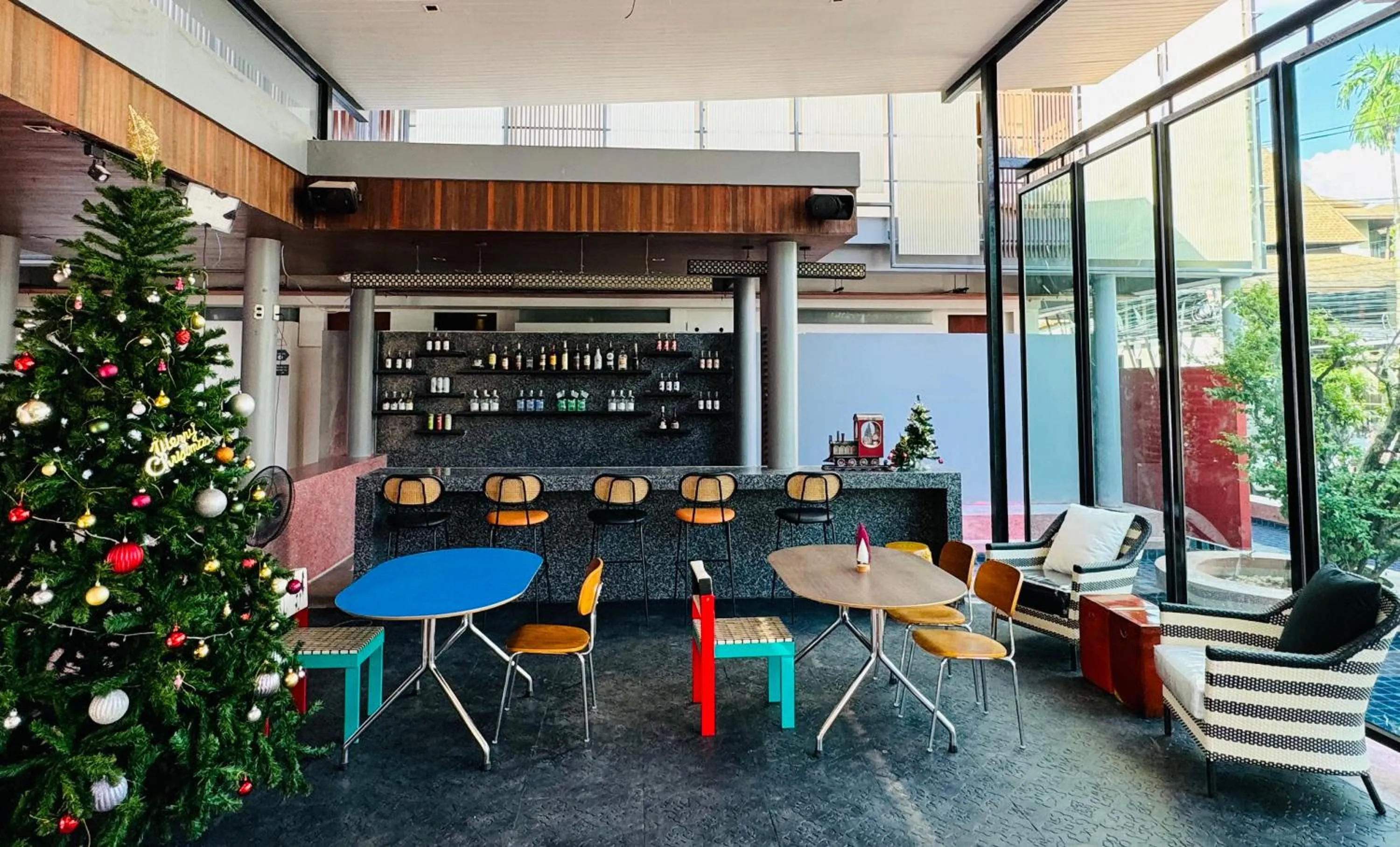 Lounge or bar in Red Ginger Chic Resort