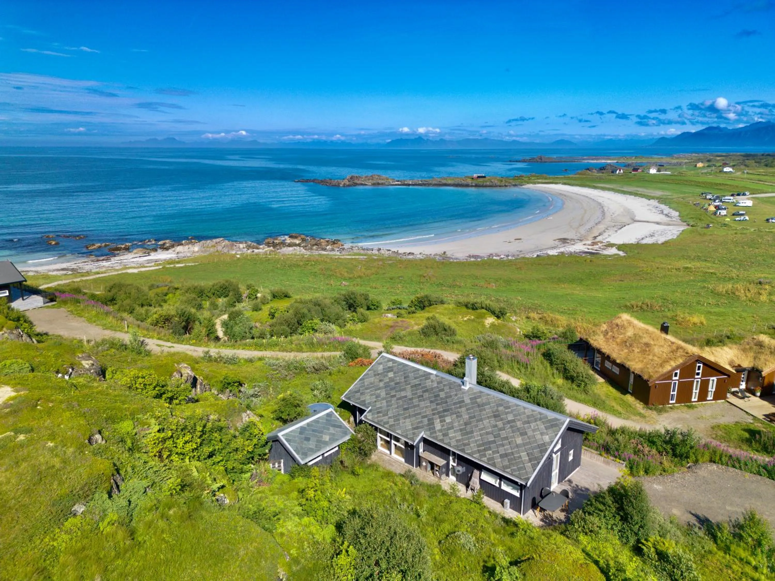 Summer in Lofoten Links Lodges