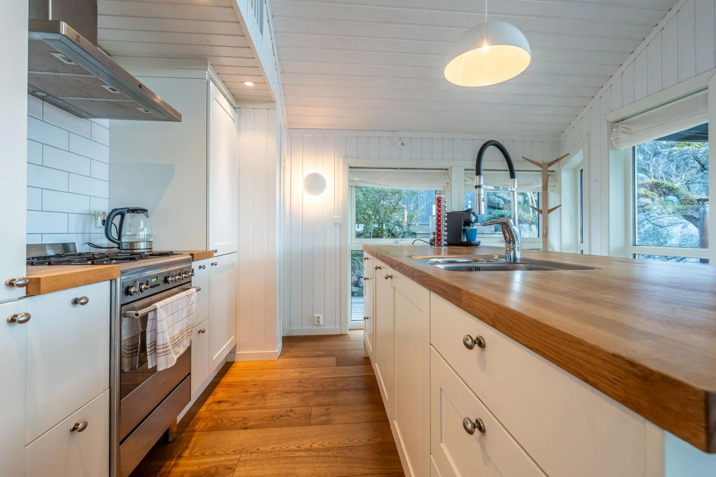 Kitchen or kitchenette in Lofoten Links Lodges