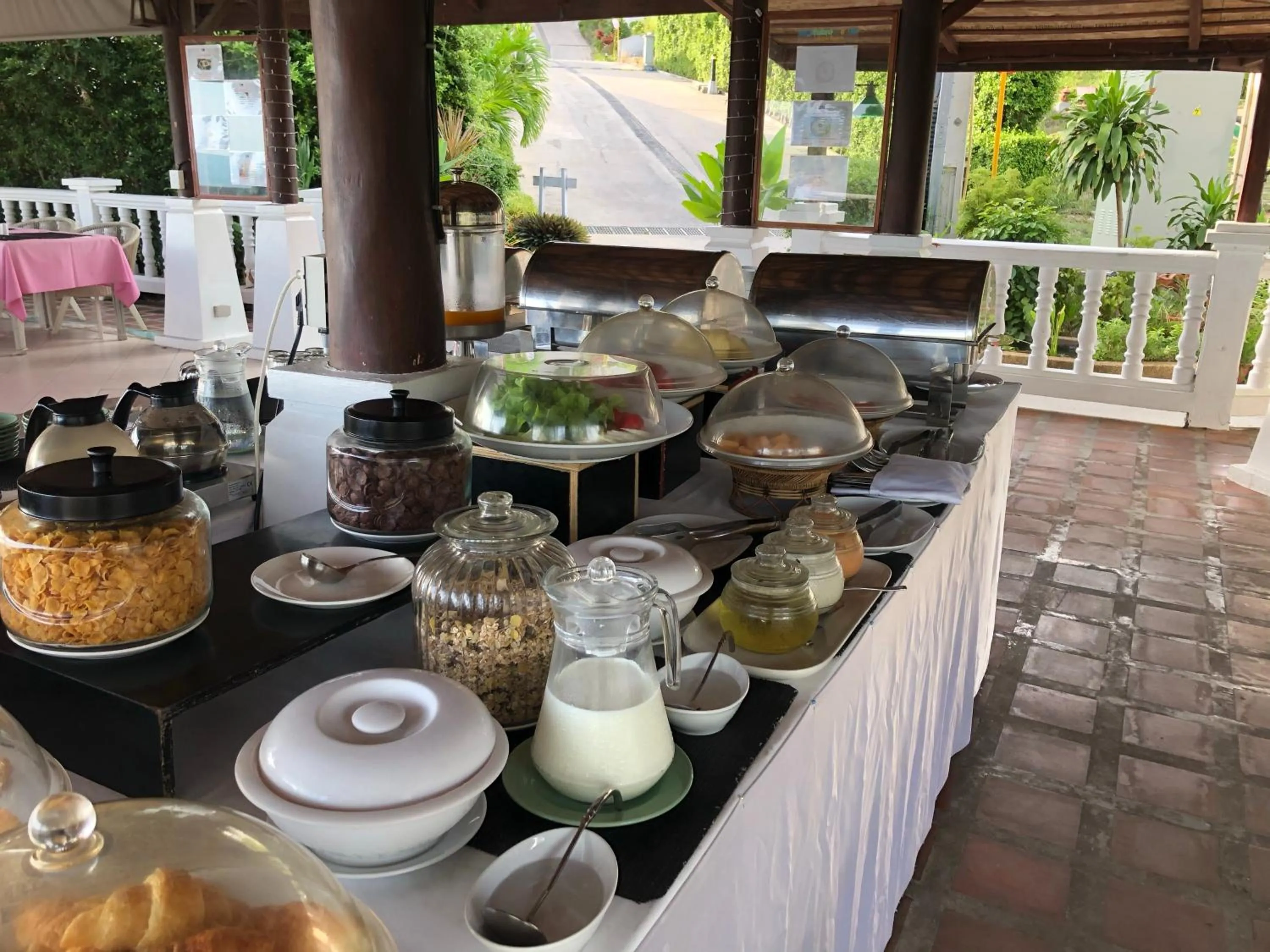 Buffet breakfast in The Bay Samui