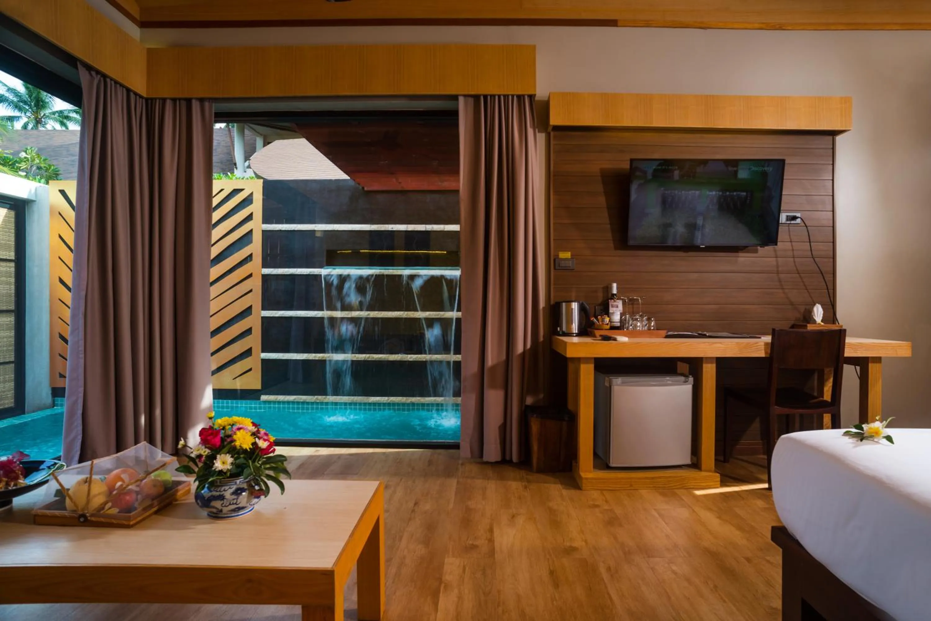 TV and multimedia, Bed in Weekender Resort