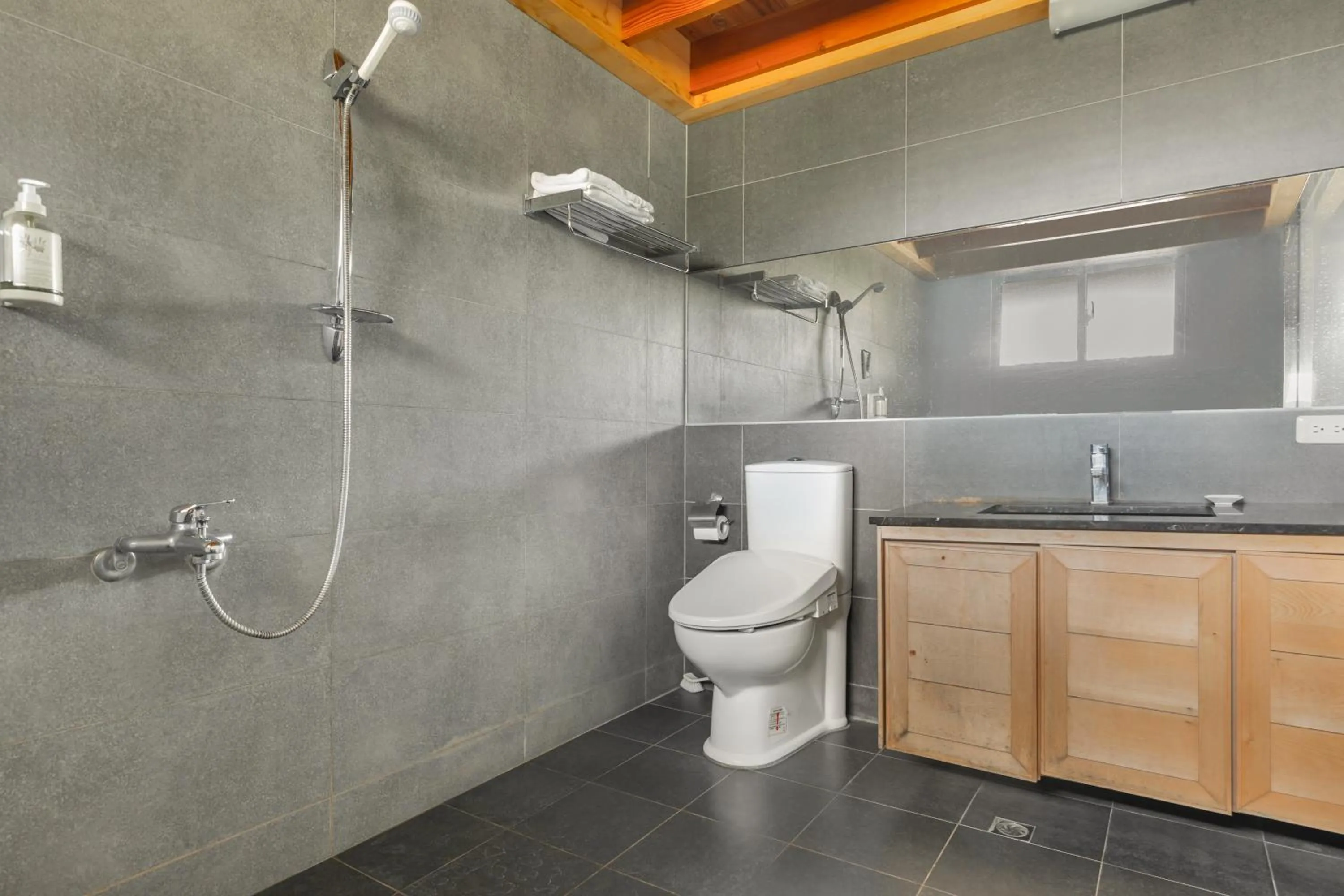 Bathroom in Green Forest Villa