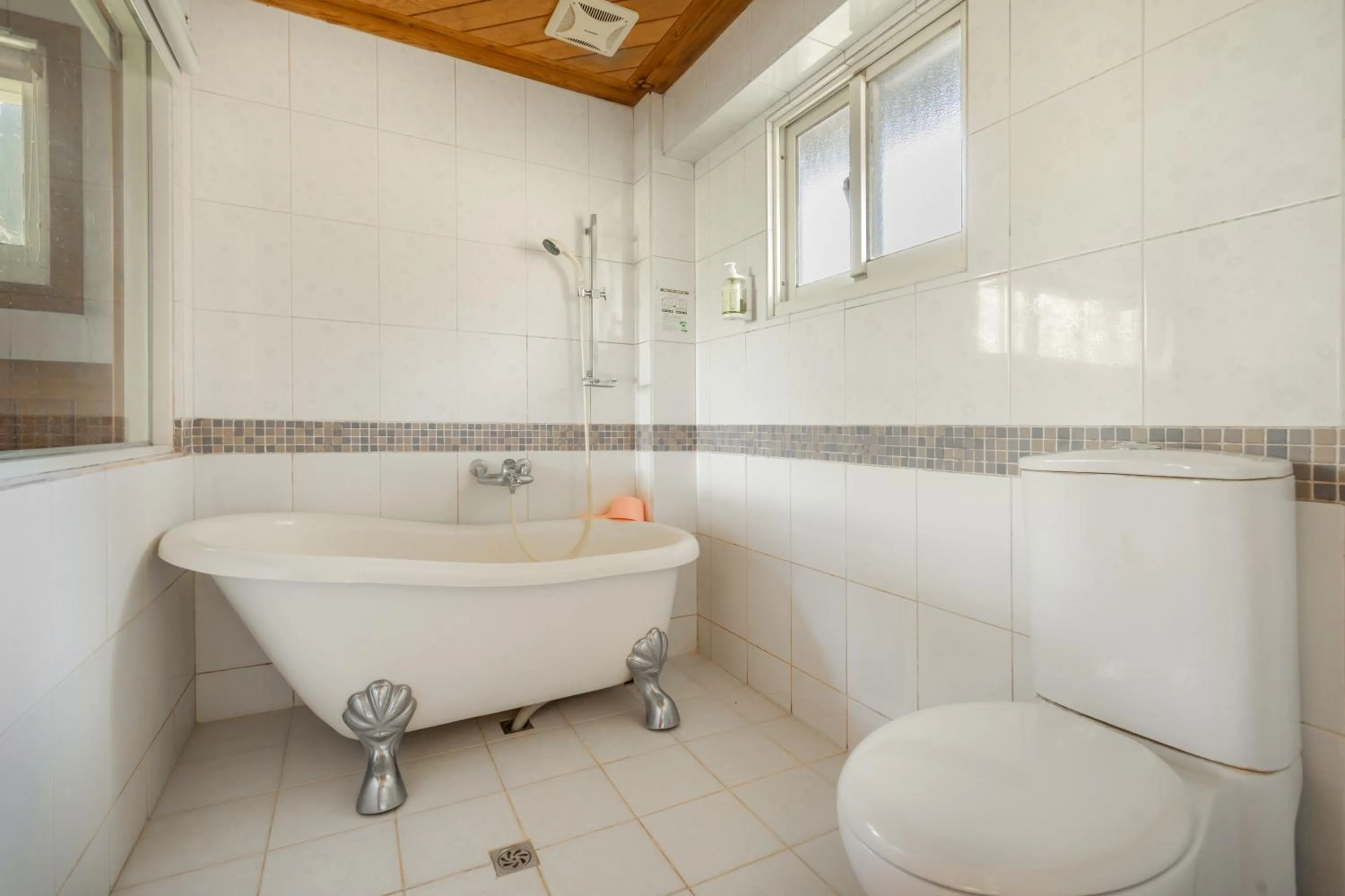 Bathroom in Green Forest Villa