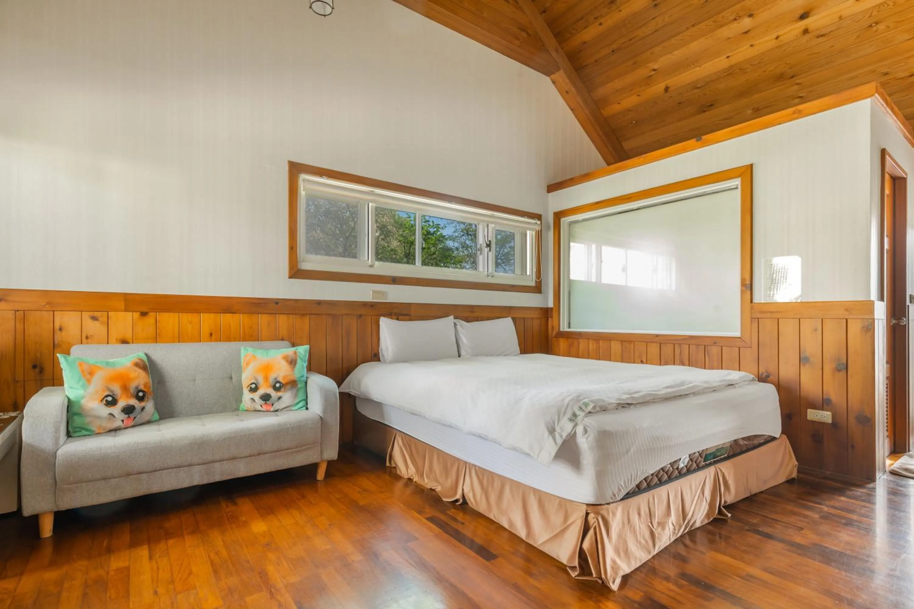 Photo of the whole room, Bed in Green Forest Villa