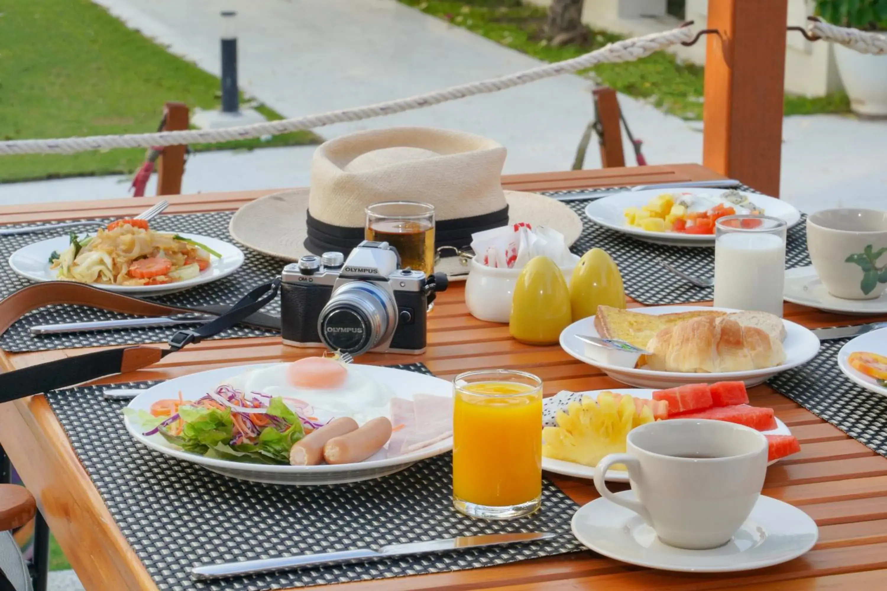 Restaurant/places to eat in The Briza Beach Resort, Samui - SHA Plus Restaurant/places to eat in The Briza Beach Resort, Samui - SHA Plus