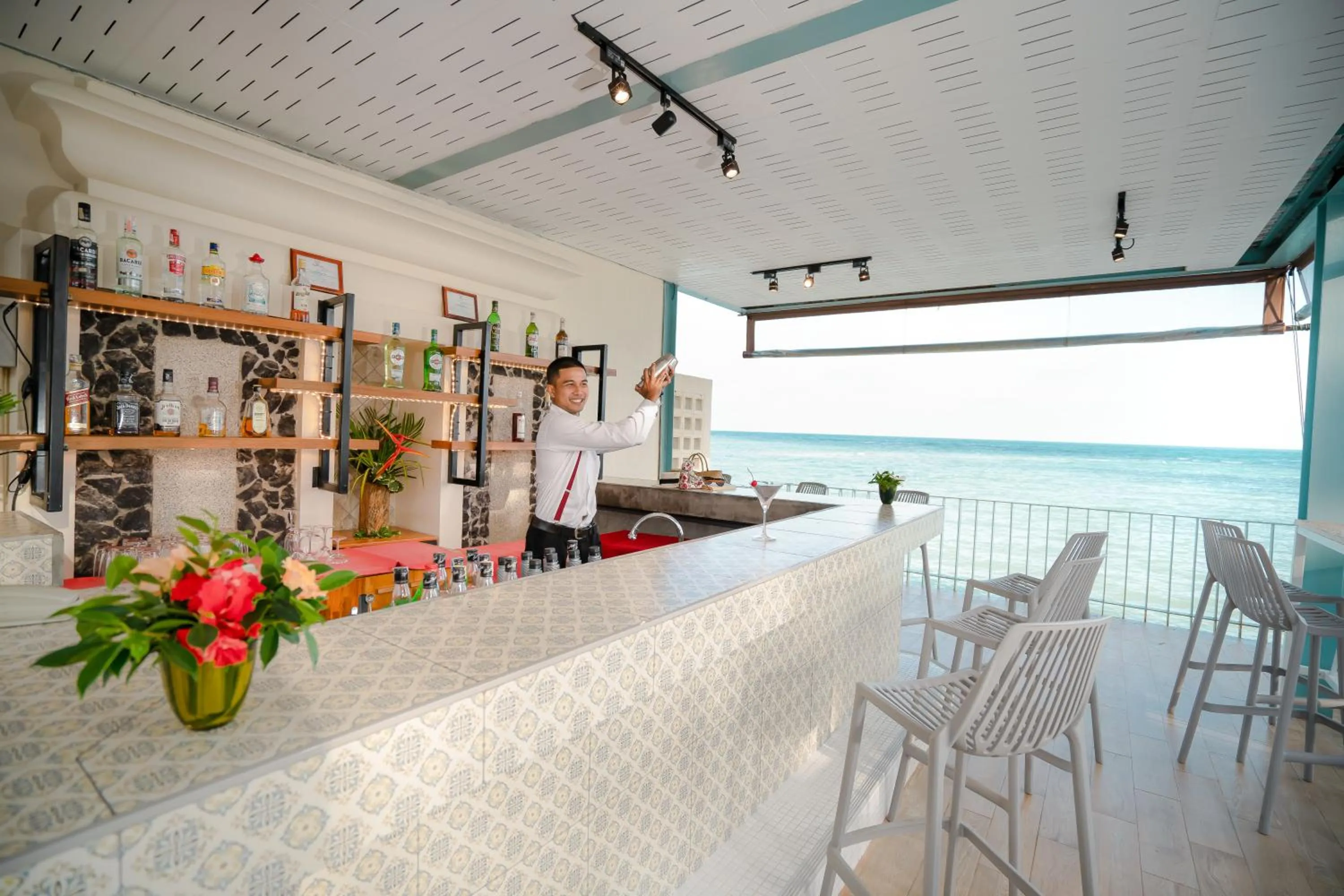 Lounge or bar in The Briza Beach Resort, Samui - SHA Plus