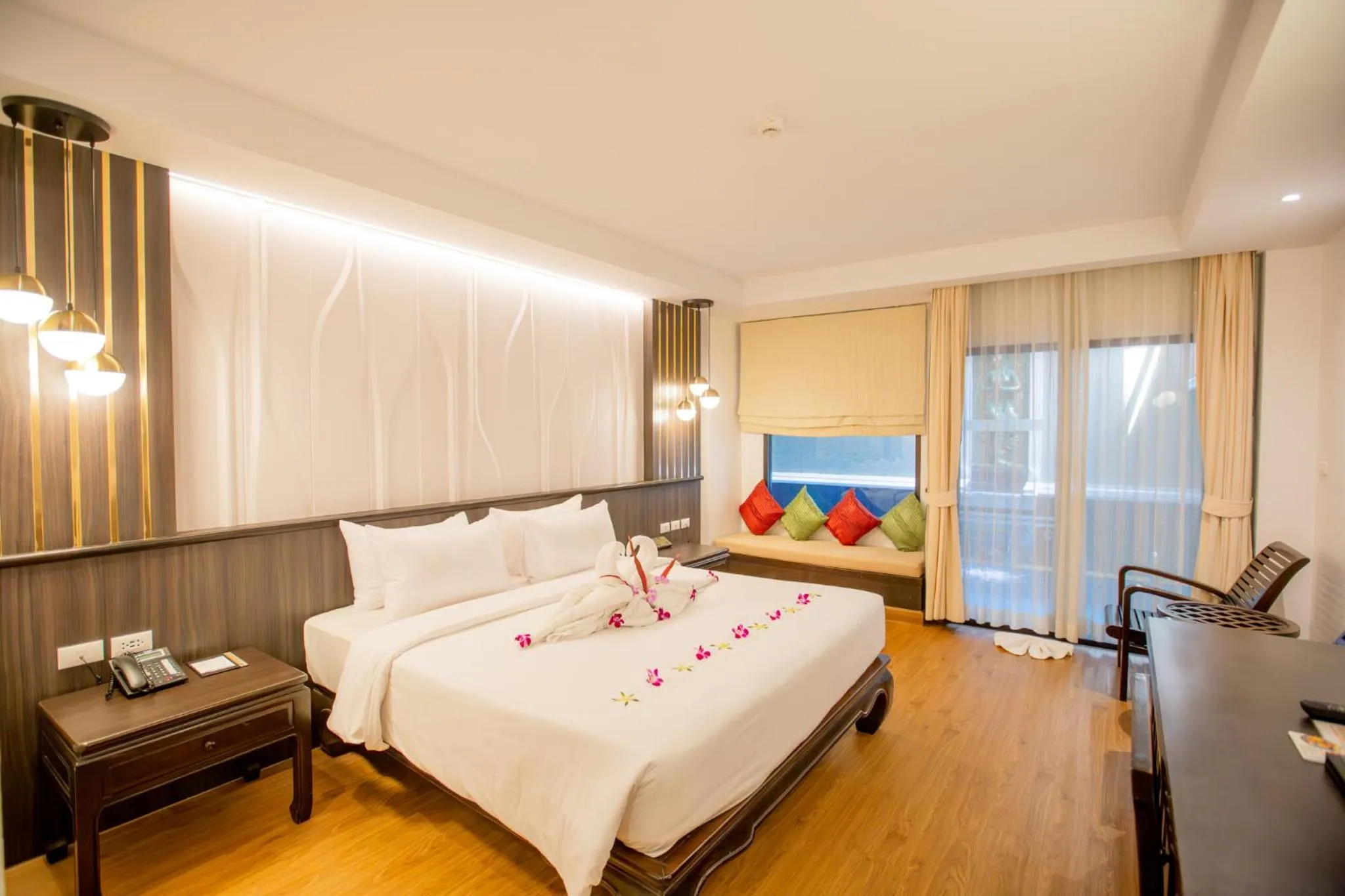 Photo of the whole room, Bed in Nipa Resort, Patong Beach