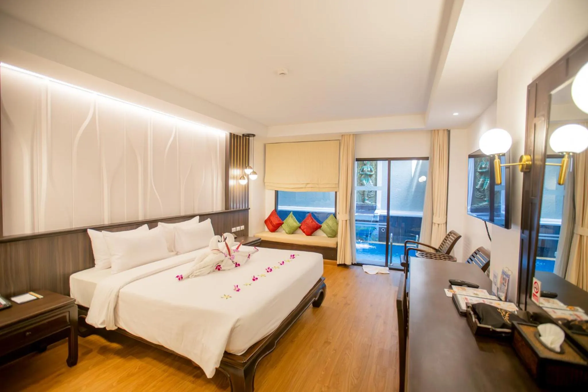 Photo of the whole room, Bed in Nipa Resort, Patong Beach