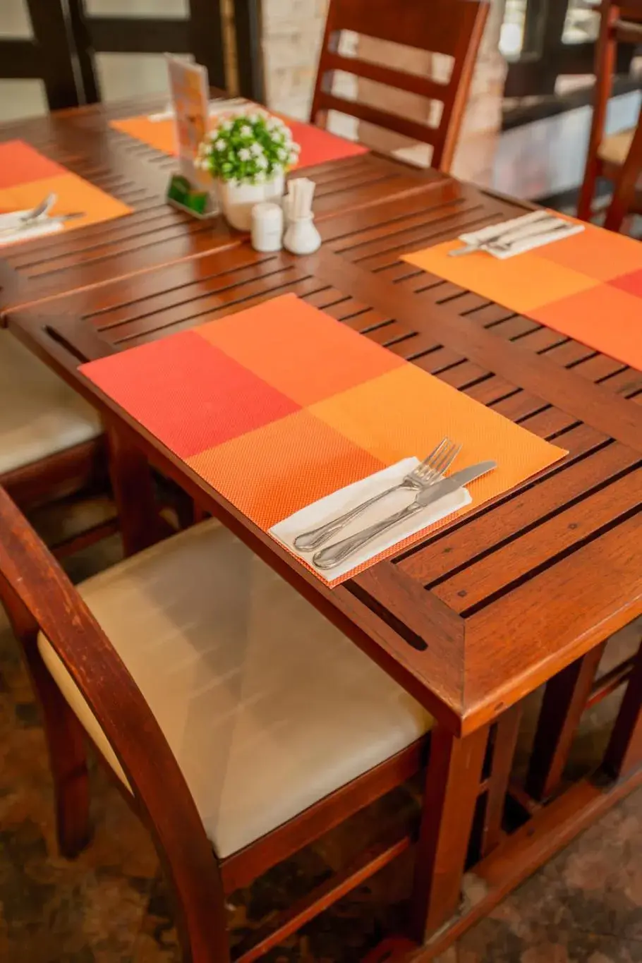 Restaurant/places to eat in Nipa Resort, Patong Beach Restaurant/places to eat in Nipa Resort, Patong Beach