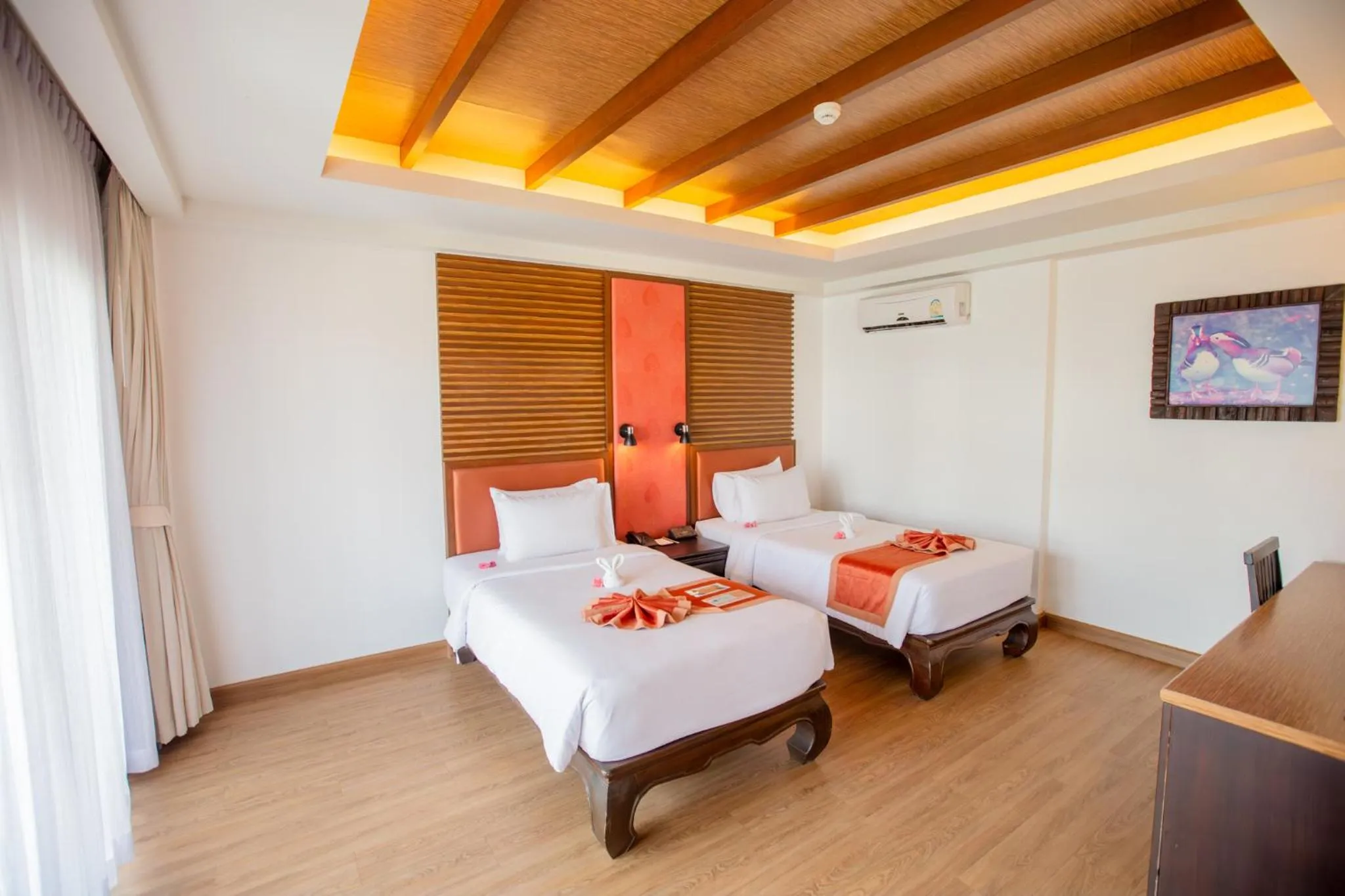 Photo of the whole room, Bed in Nipa Resort, Patong Beach