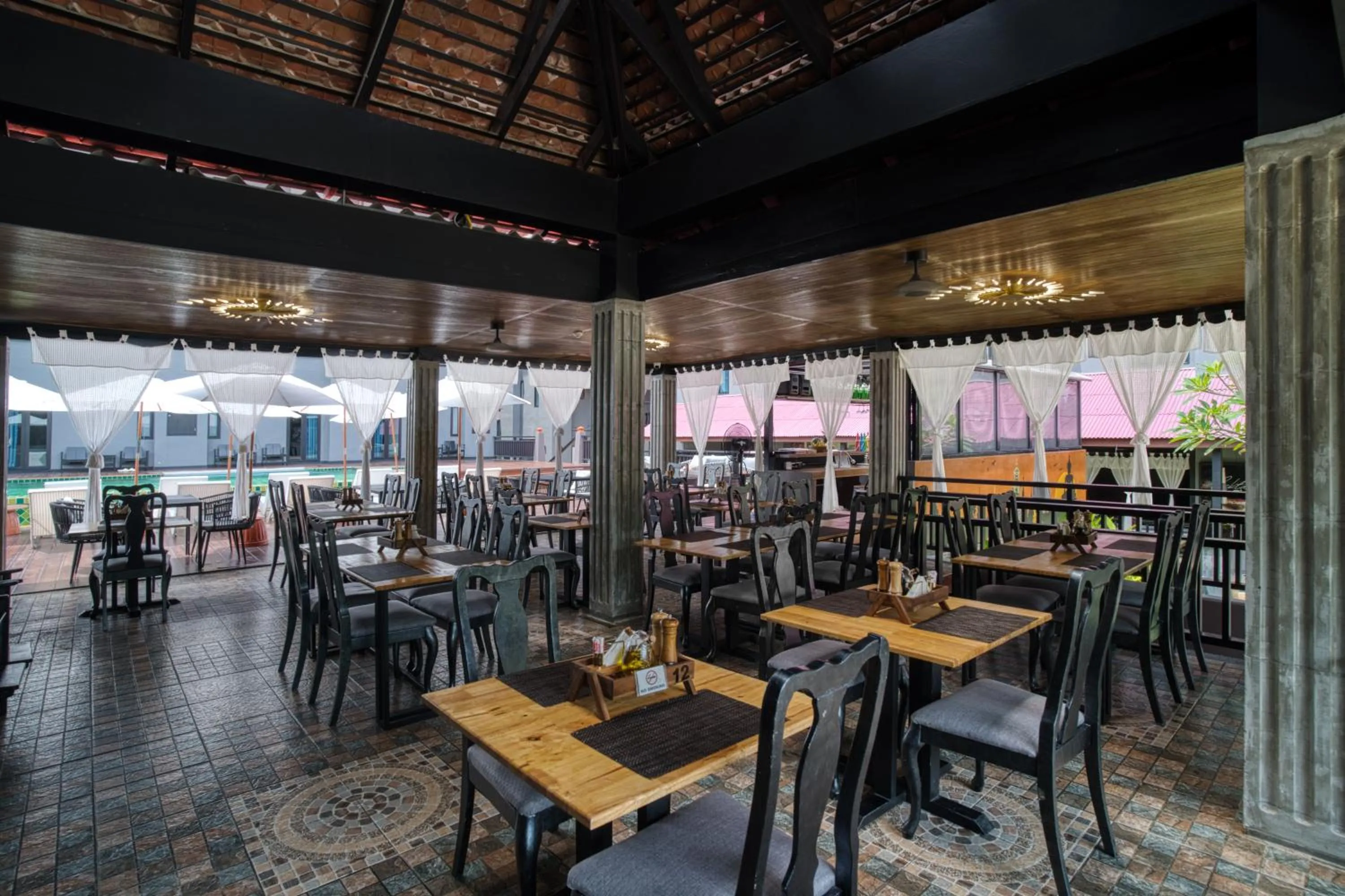 Restaurant/places to eat in Tuana Hotels The Phulin Resort