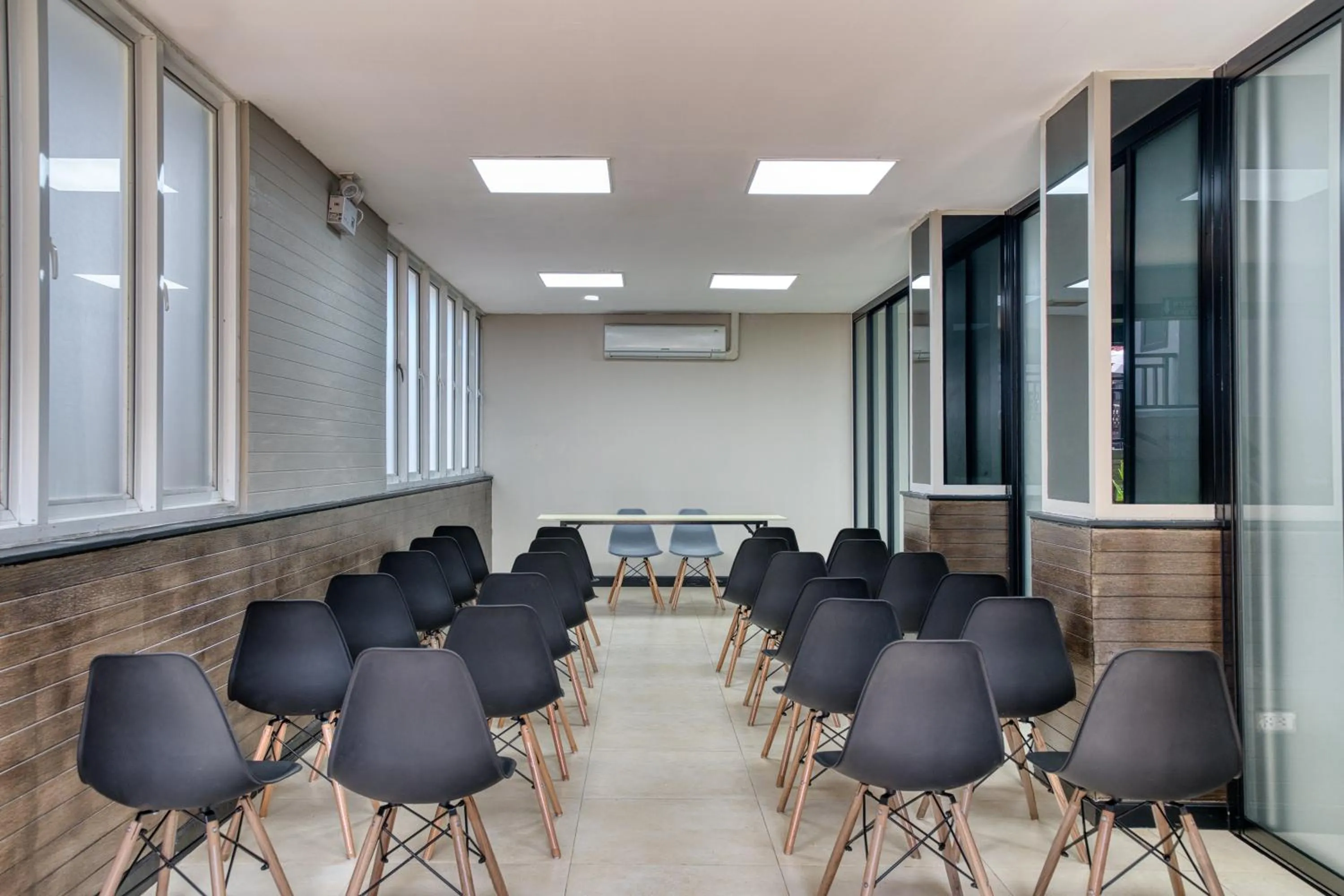 Meeting/conference room in Tuana Hotels The Phulin Resort