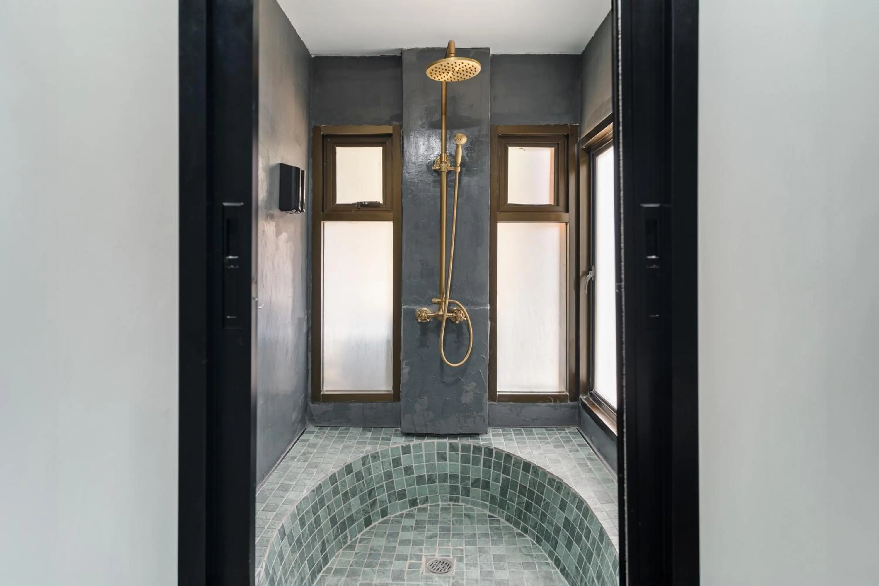 Shower in Tuana Hotels The Phulin Resort