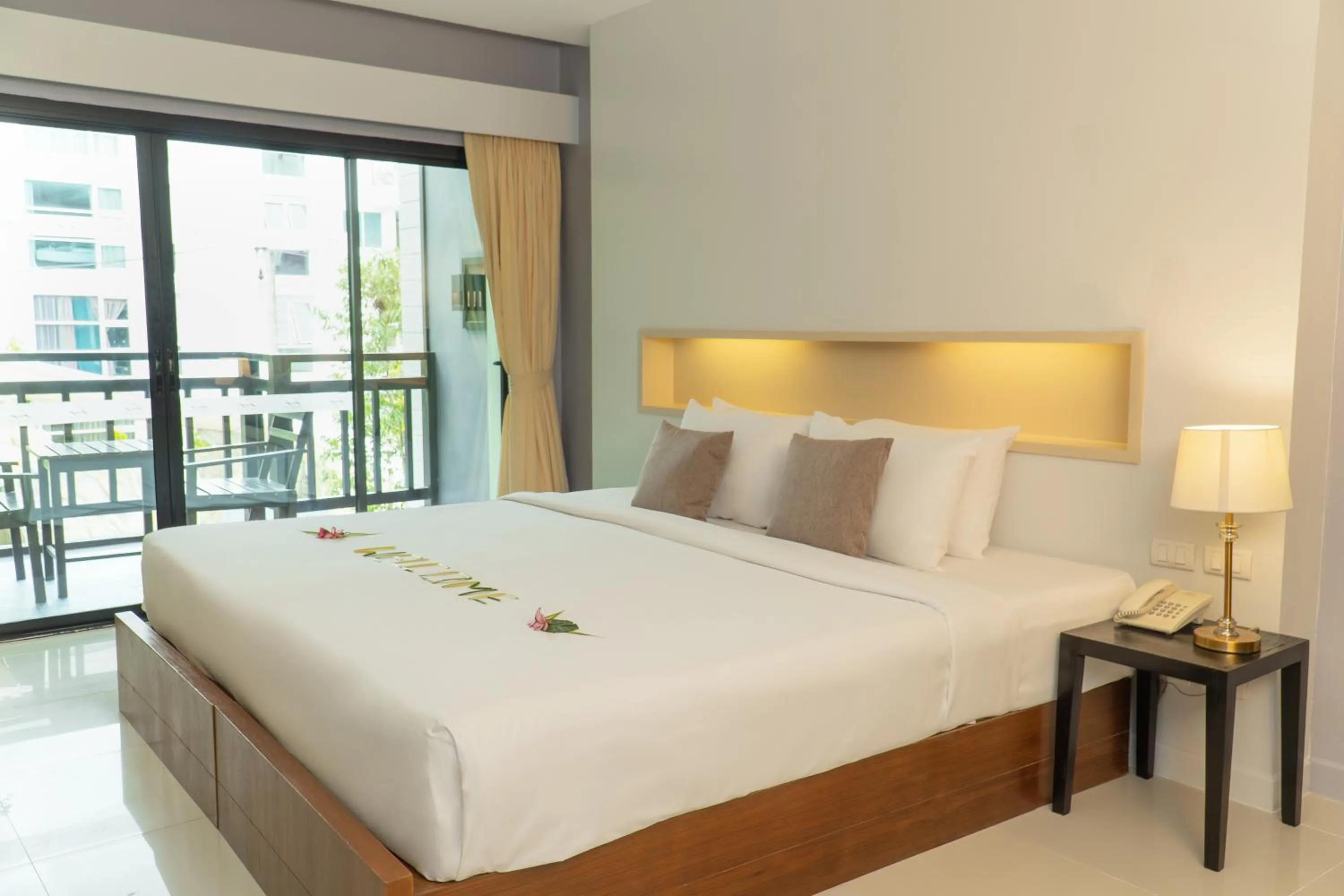 Bed in Phuvaree Resort