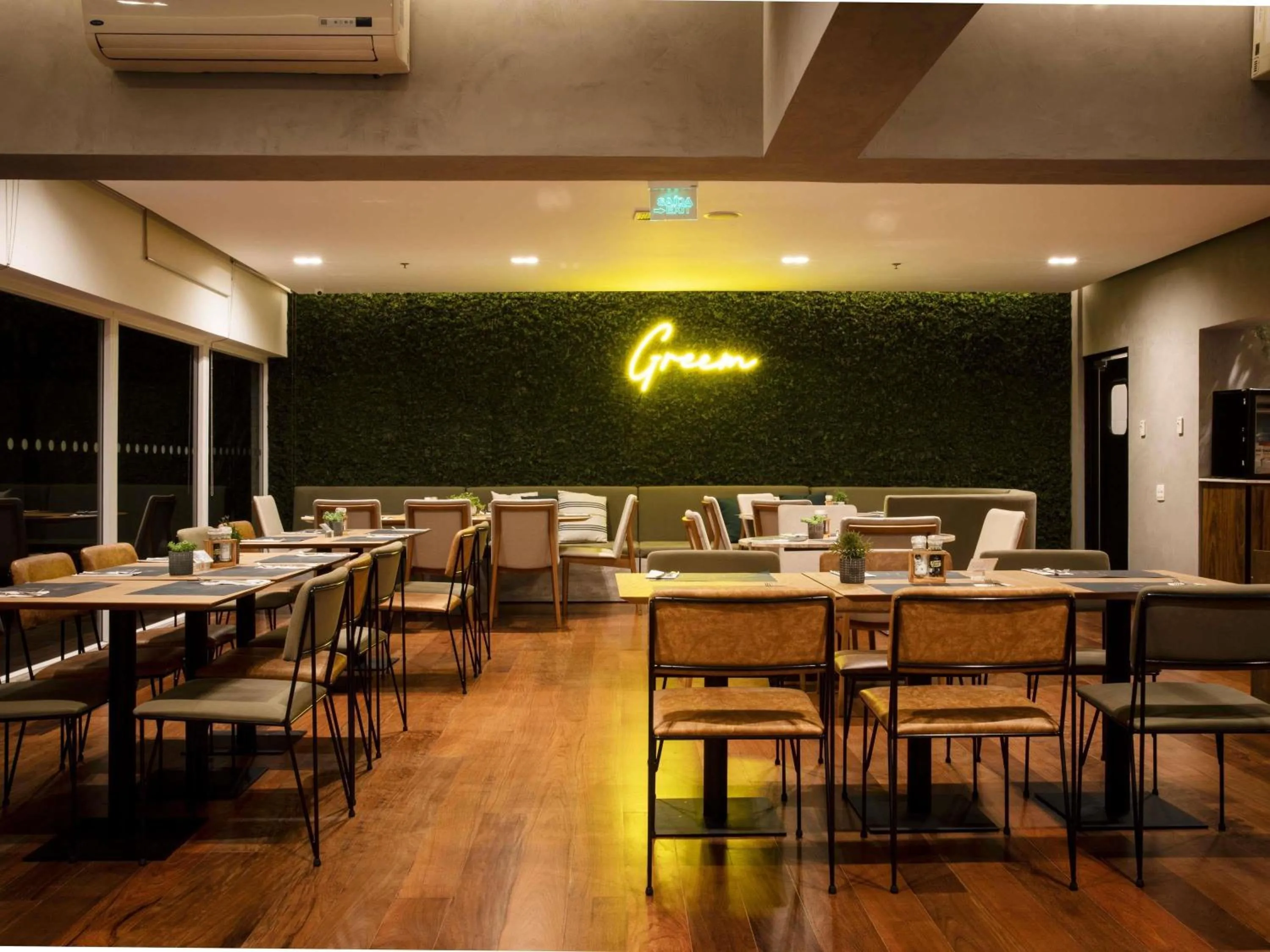 Lounge or bar in Novotel Sao Paulo Morumbi