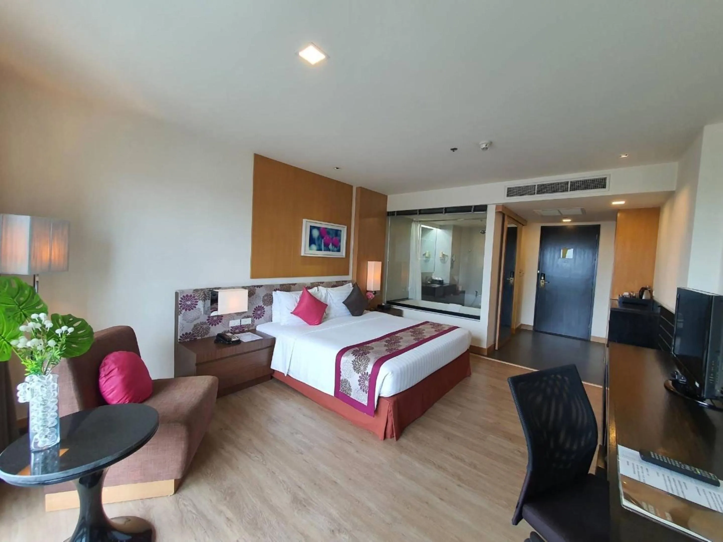 Bedroom, Bed in Amaranth Suvarnabhumi Hotel - Free Suvarnabhumi Airport Shuttle