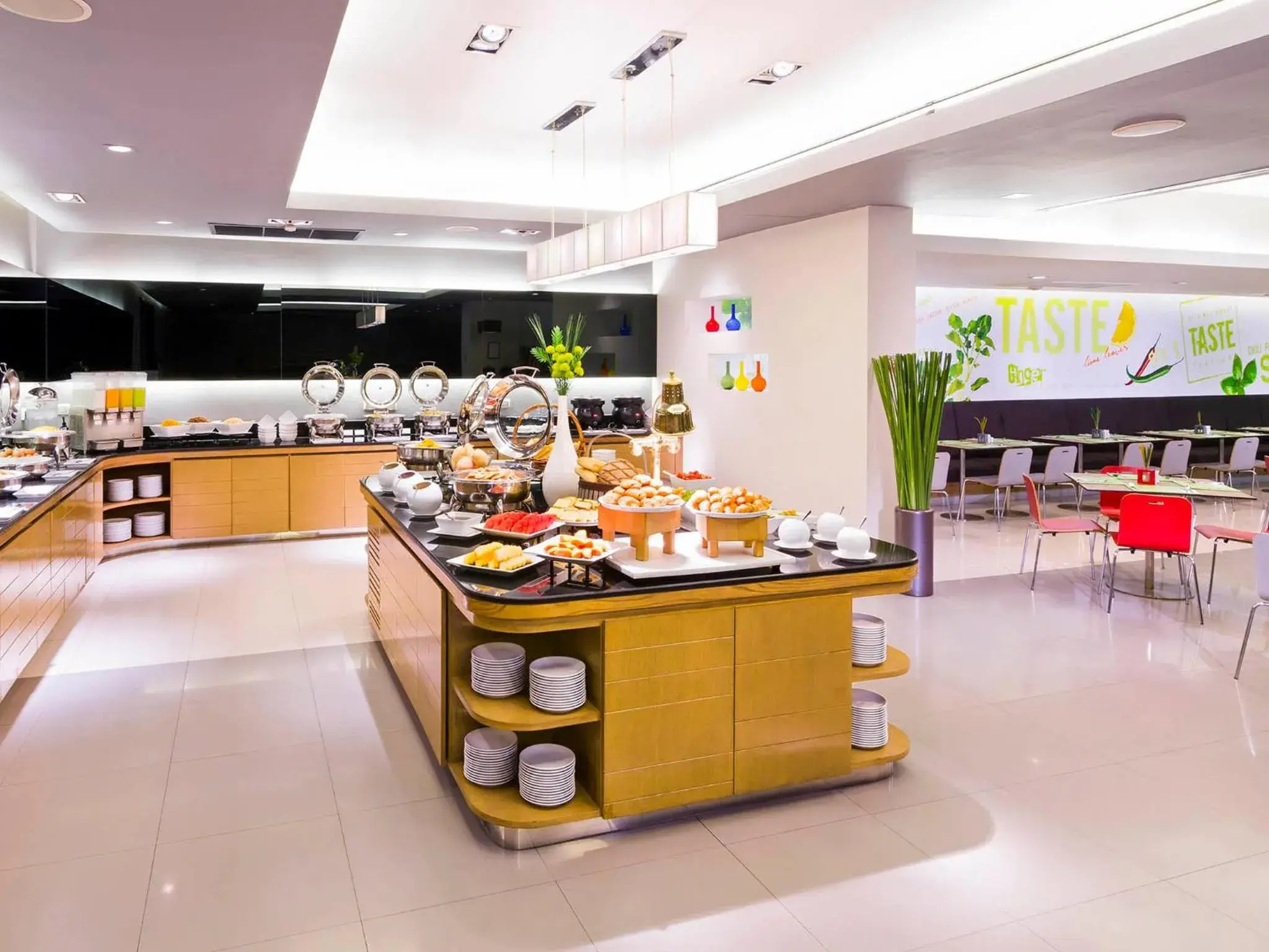 Restaurant/places to eat in Ibis Bangkok Sukhumvit 4 Restaurant/places to eat in Ibis Bangkok Sukhumvit 4