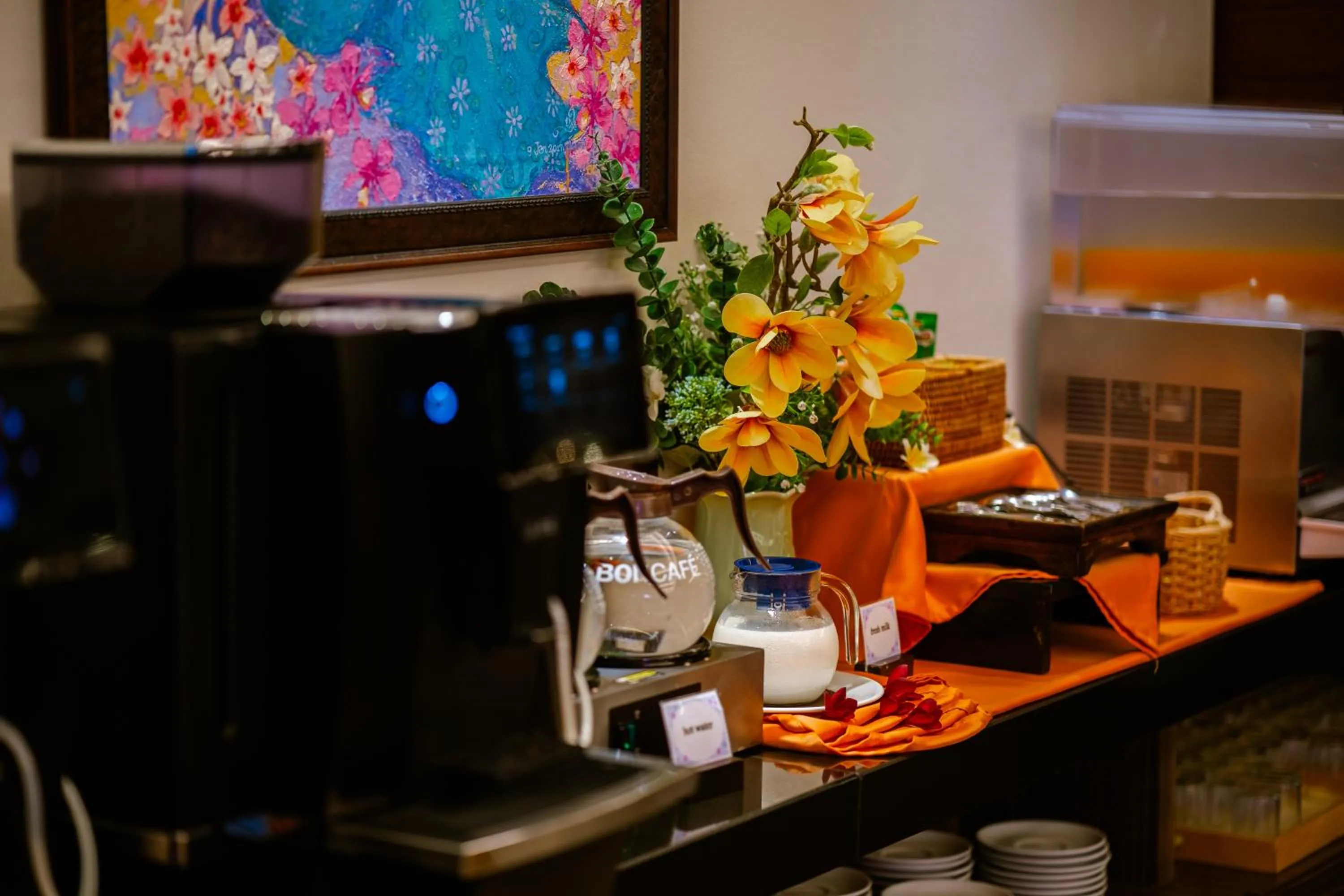 Restaurant/places to eat in Am Samui Palace