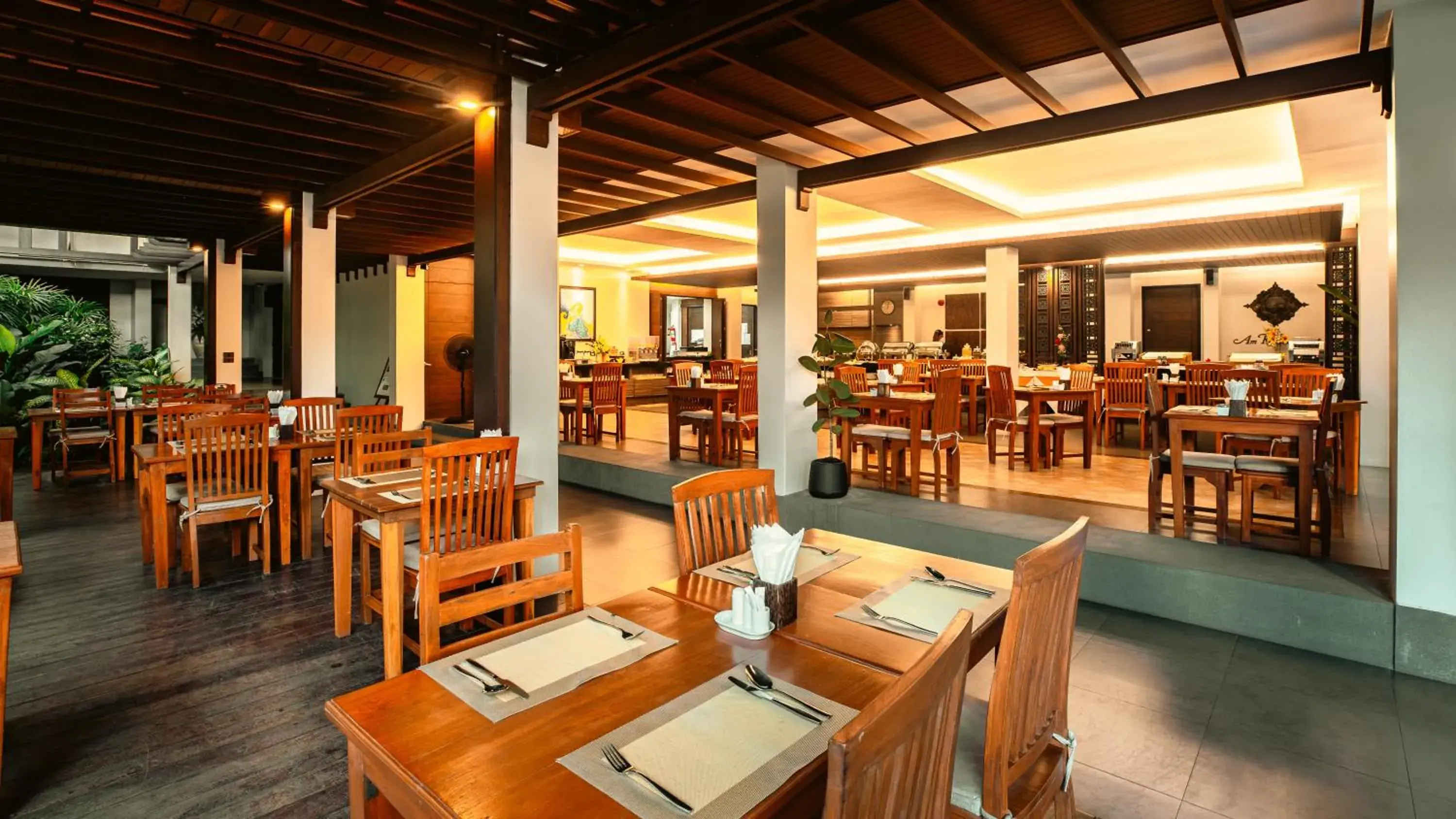 Restaurant/places to eat in Am Samui Palace Restaurant/places to eat in Am Samui Palace