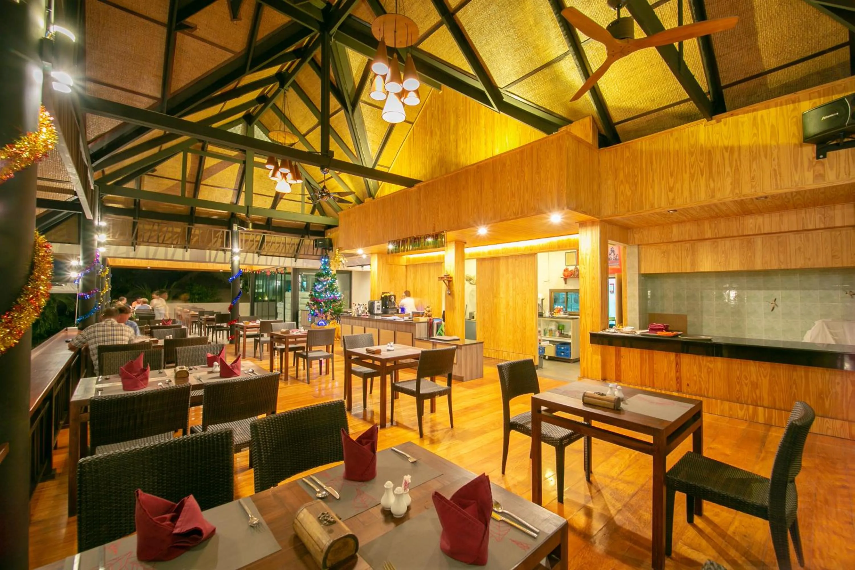 Restaurant/places to eat in Coral Cliff Beach Resort Samui - SHA Plus