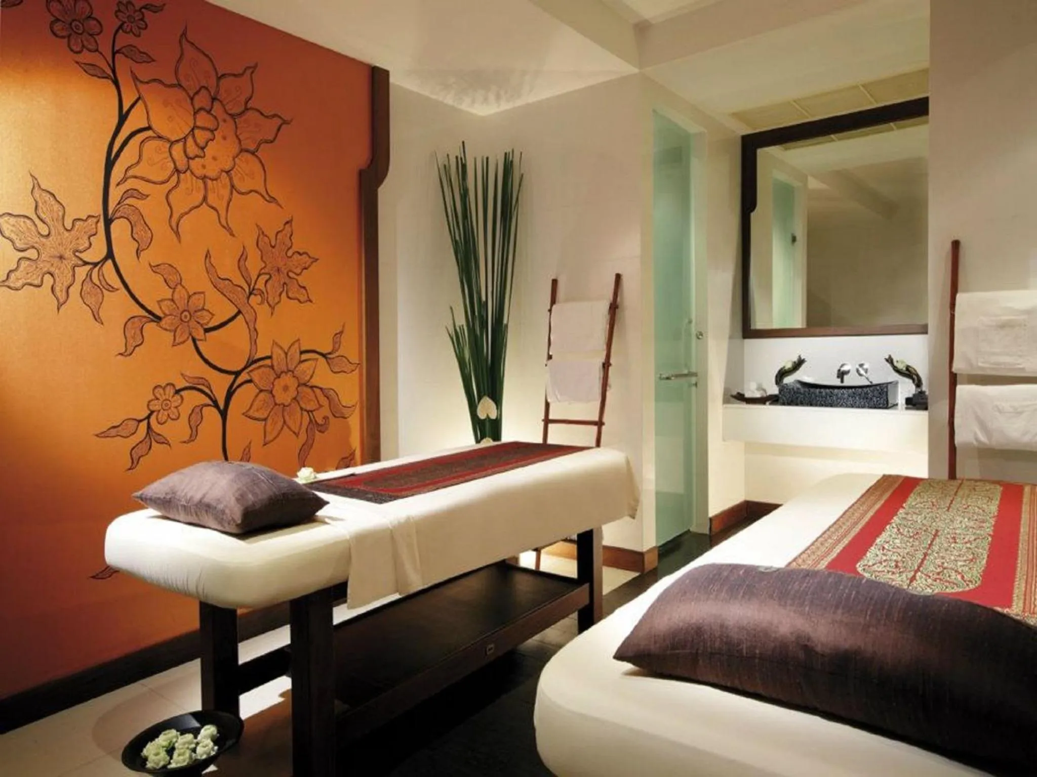Spa and wellness centre/facilities, Bed in Mövenpick Resort Bangtao Beach Phuket