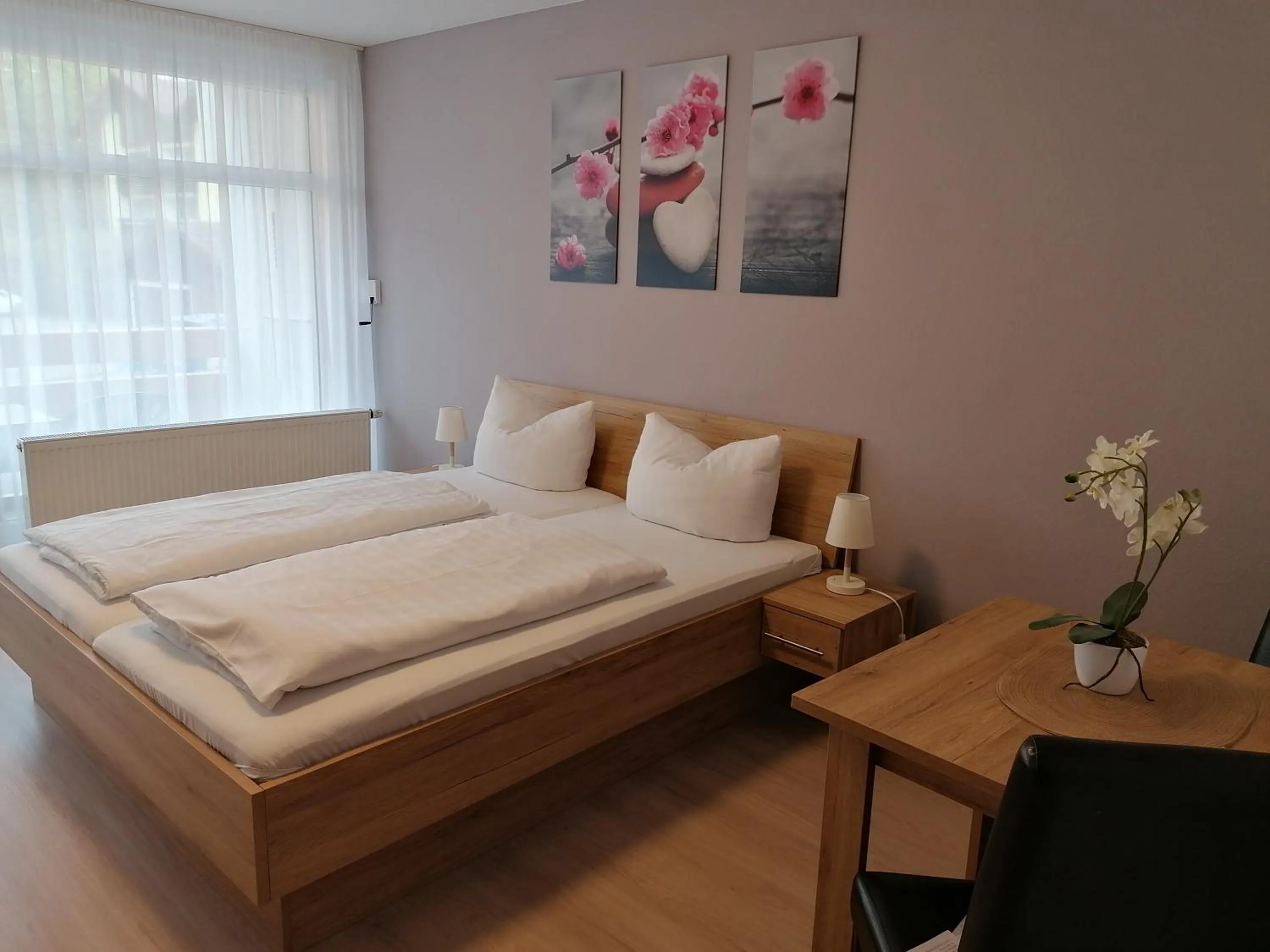 Photo of the whole room, Bed in Appartementhaus Nürnberg