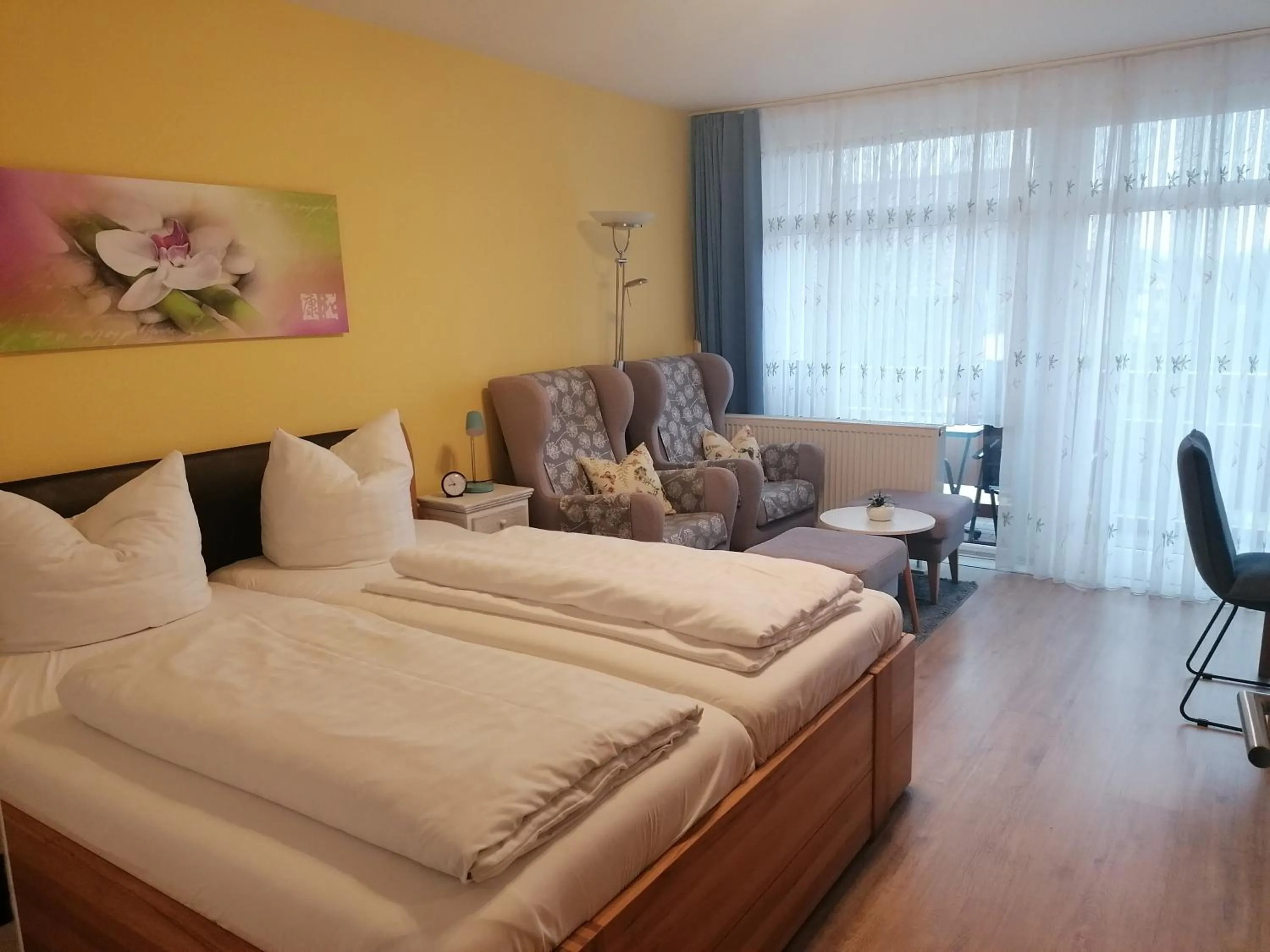 Photo of the whole room, Bed in Appartementhaus Nürnberg