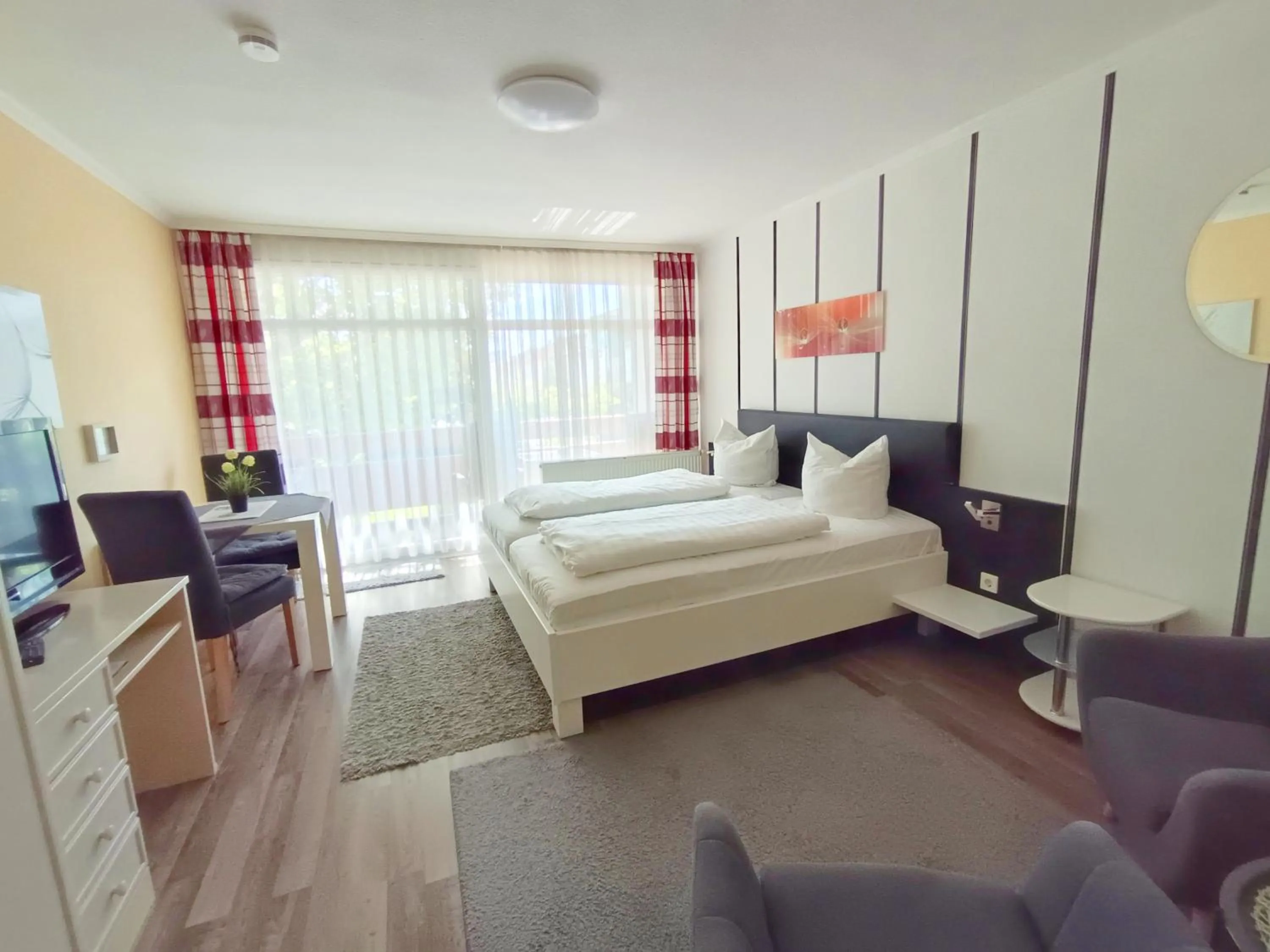 Photo of the whole room, Bed in Appartementhaus Nürnberg