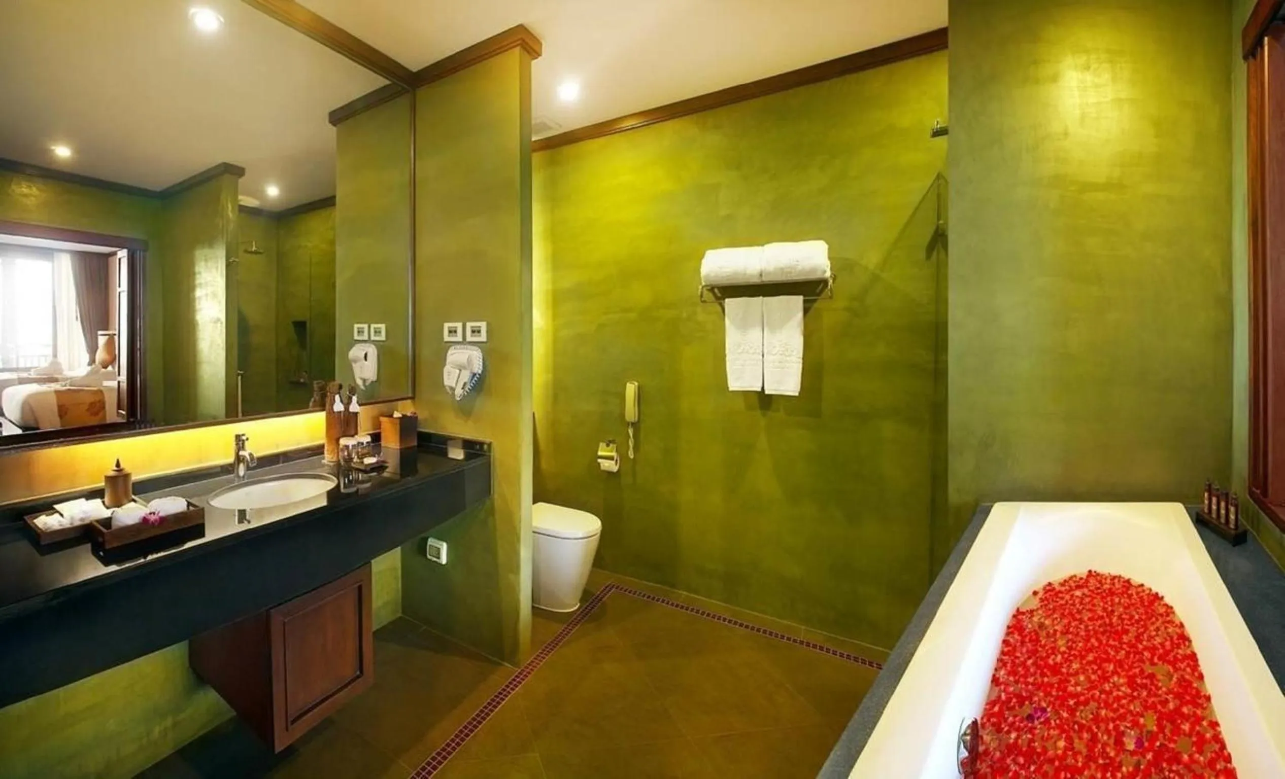 Bathroom, Bed in Nora Buri Resort & Spa - SHA Extra Plus