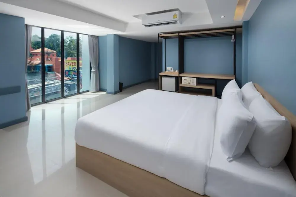 Deluxe Double Room in Nora LakeView Deluxe Double Room in Nora LakeView