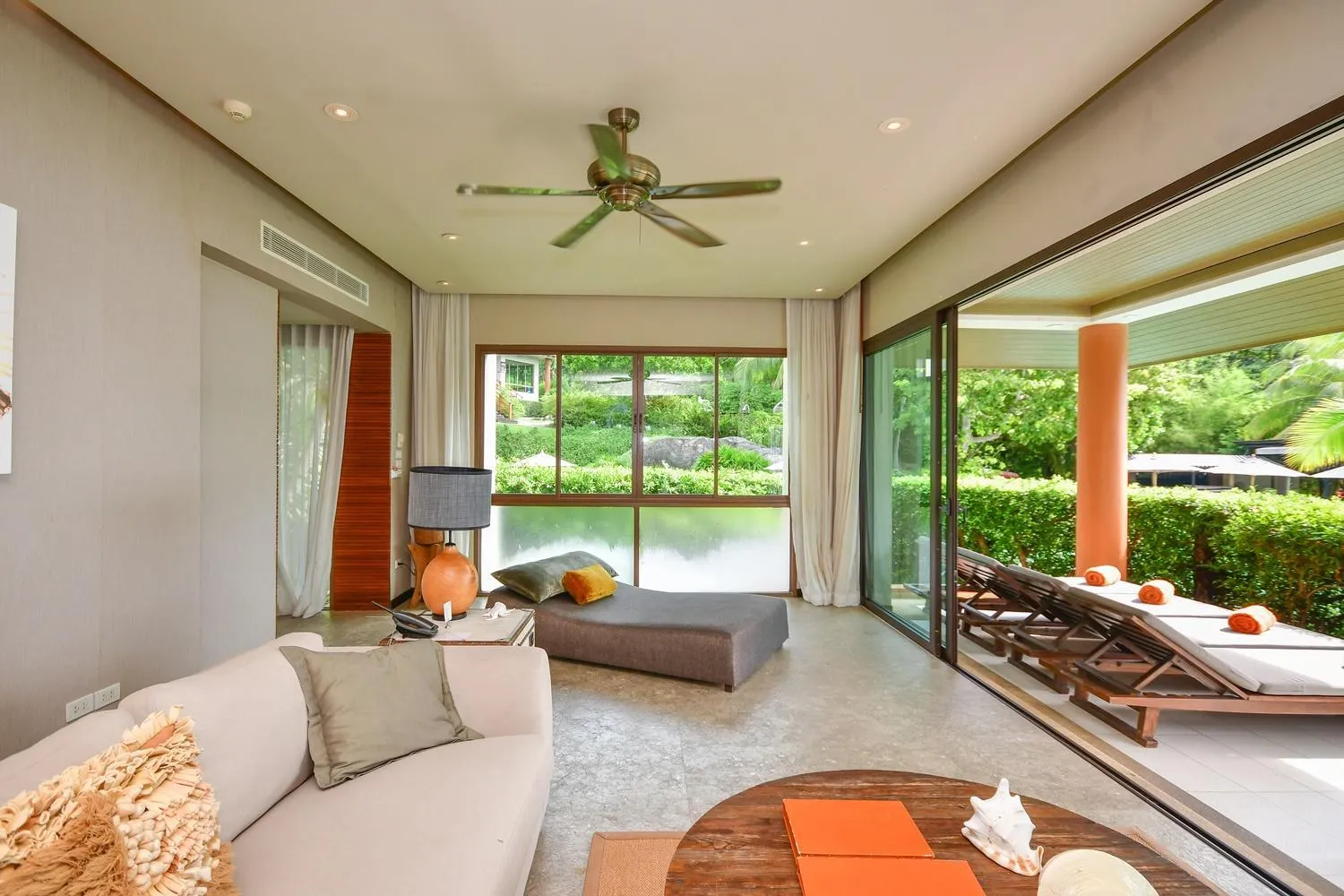 Living room in ShaSa Resort - Luxury Beachfront Suites