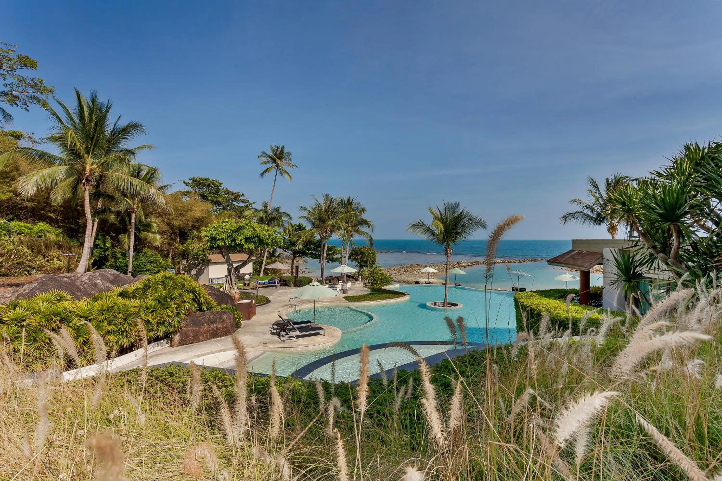 Garden in ShaSa Resort - Luxury Beachfront Suites