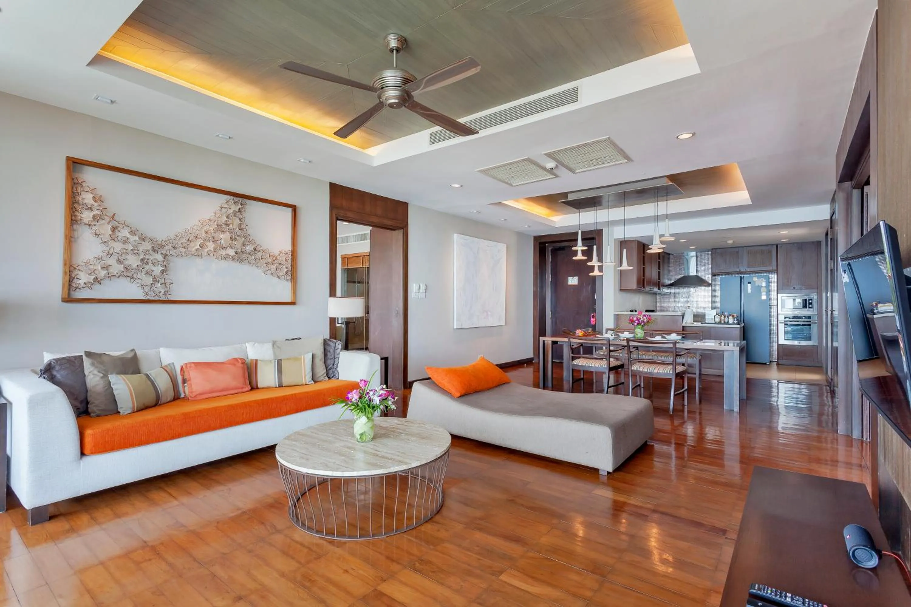 Living room in ShaSa Resort - Luxury Beachfront Suites